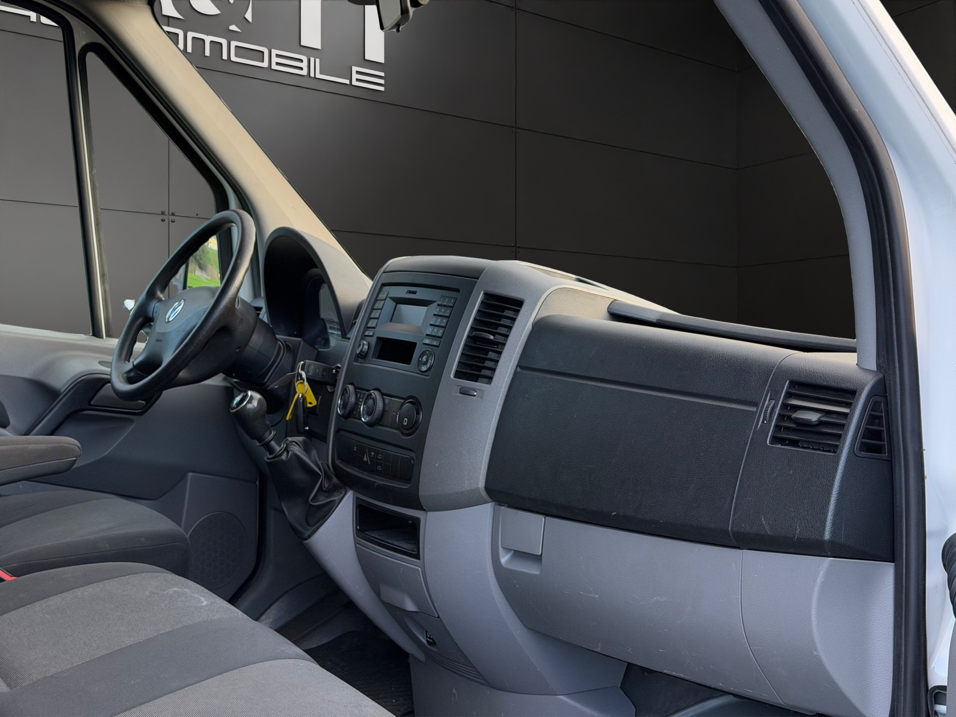 VW Crafter 35 2.0 TDI-image-17