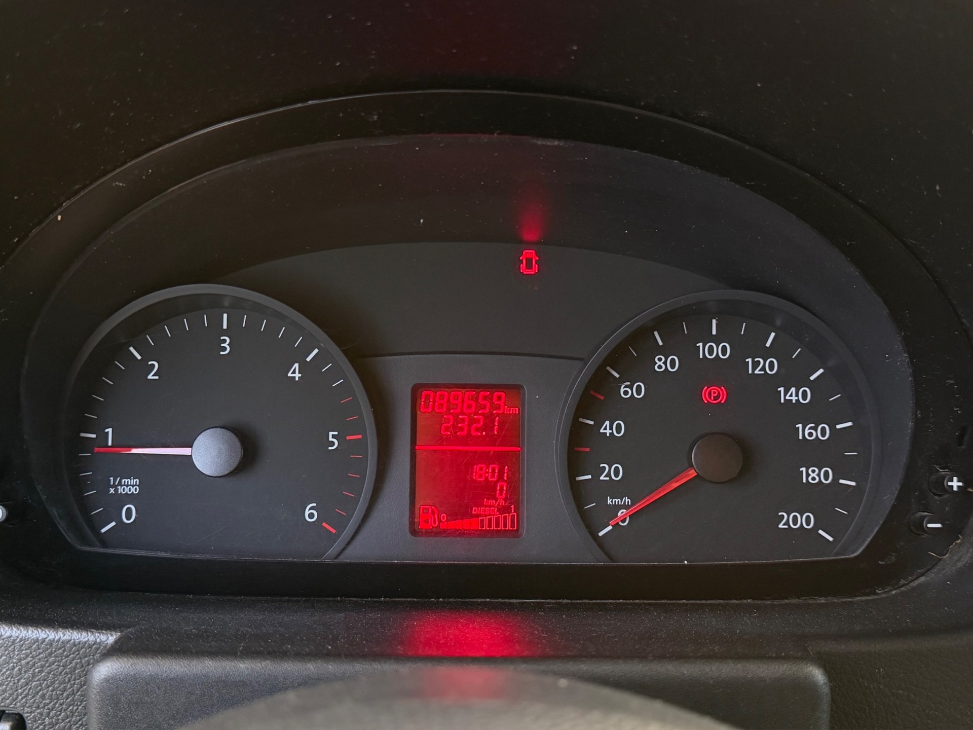 VW Crafter 35 2.0 TDI-image-9