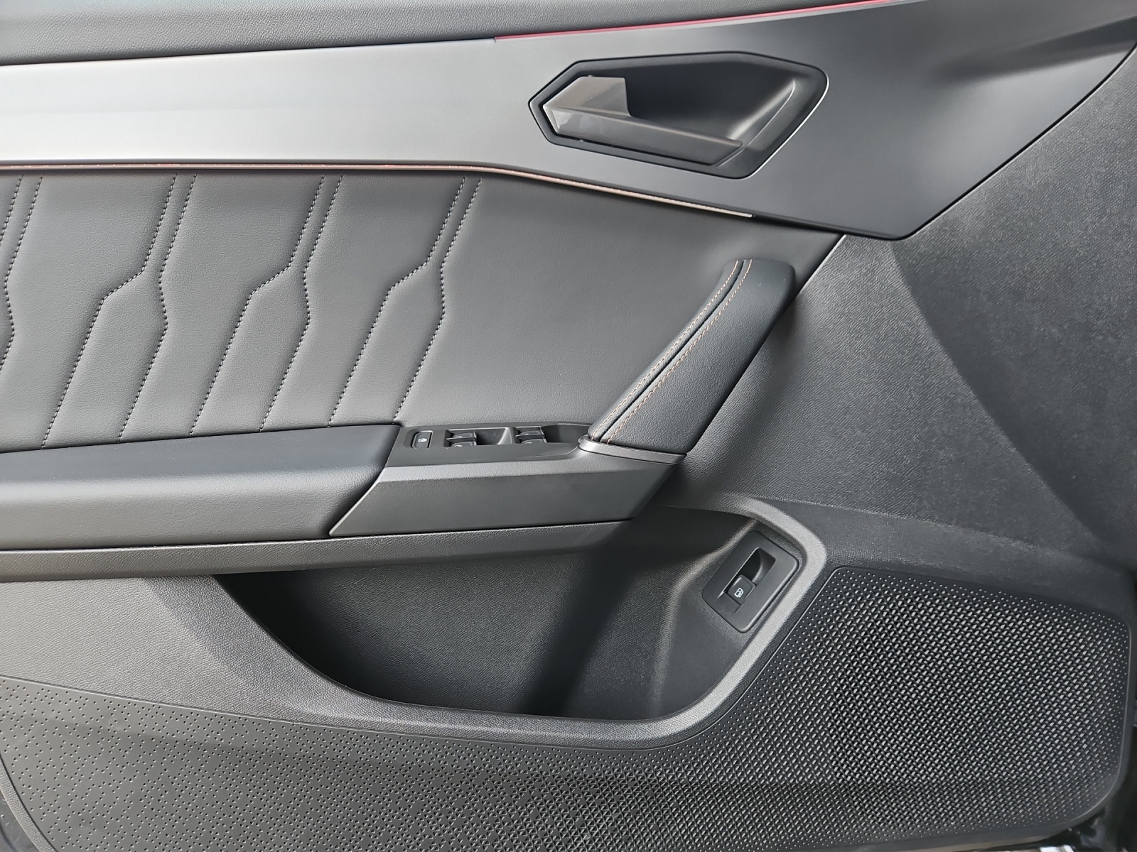 CUPRA LEON 1.4 e-HYBRID pHEV DSG-image-7