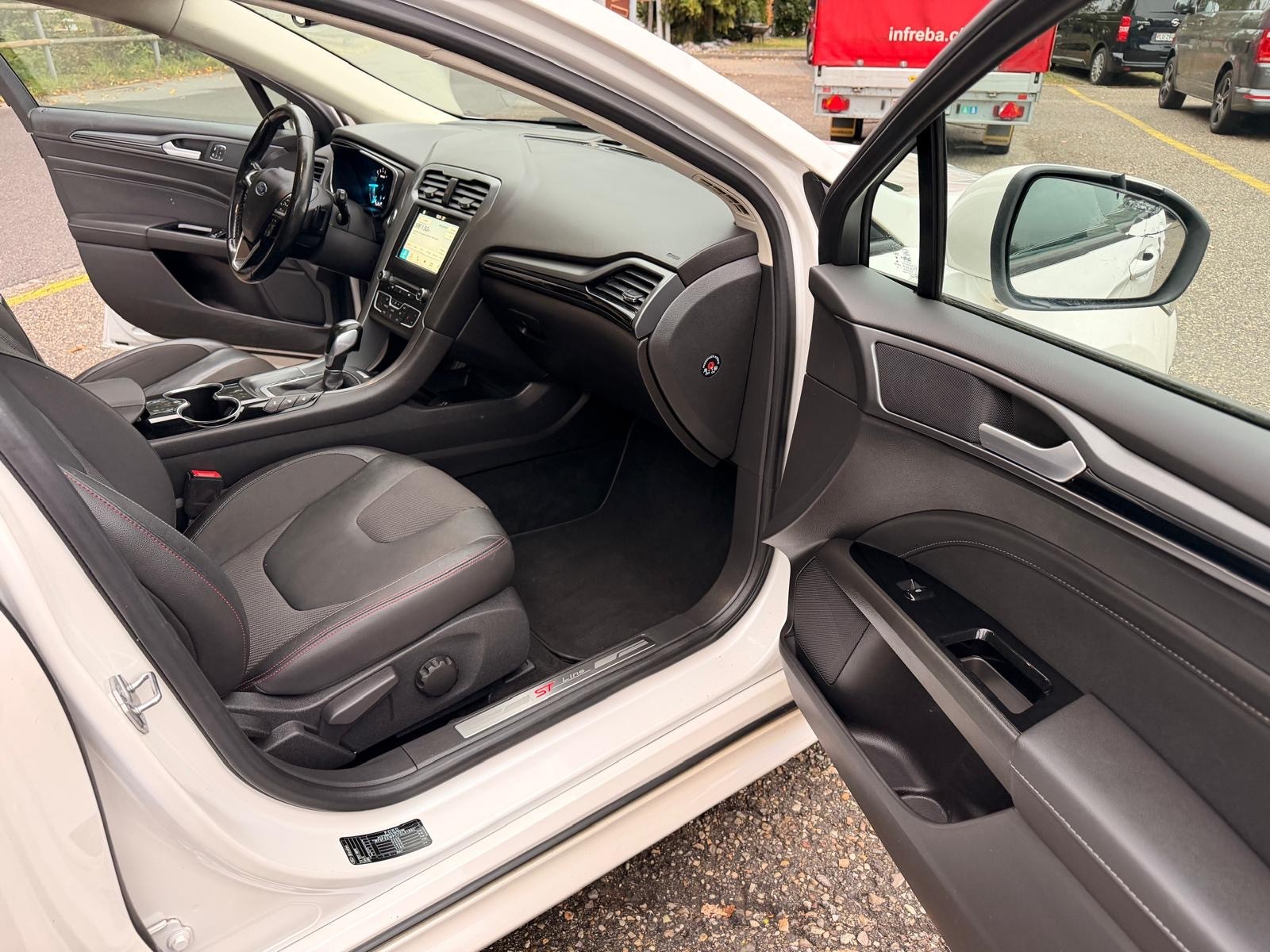 FORD Mondeo 2.0 TDCi ST-Line AWD PowerShift-image-13