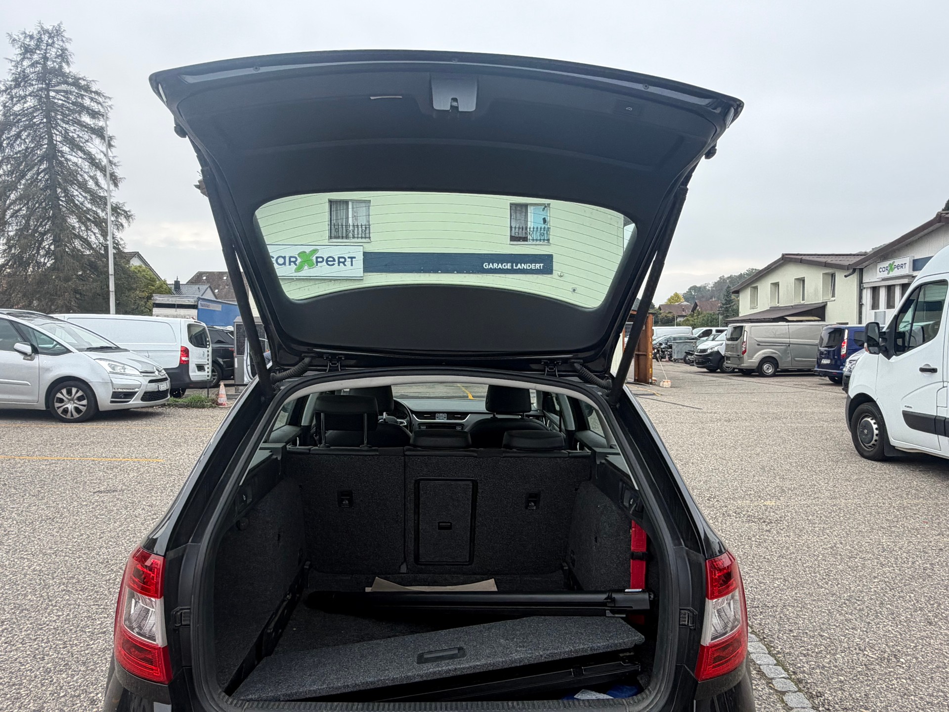 SKODA Octavia Combi 2.0 TDI Scout 4x4 DSG-image-8