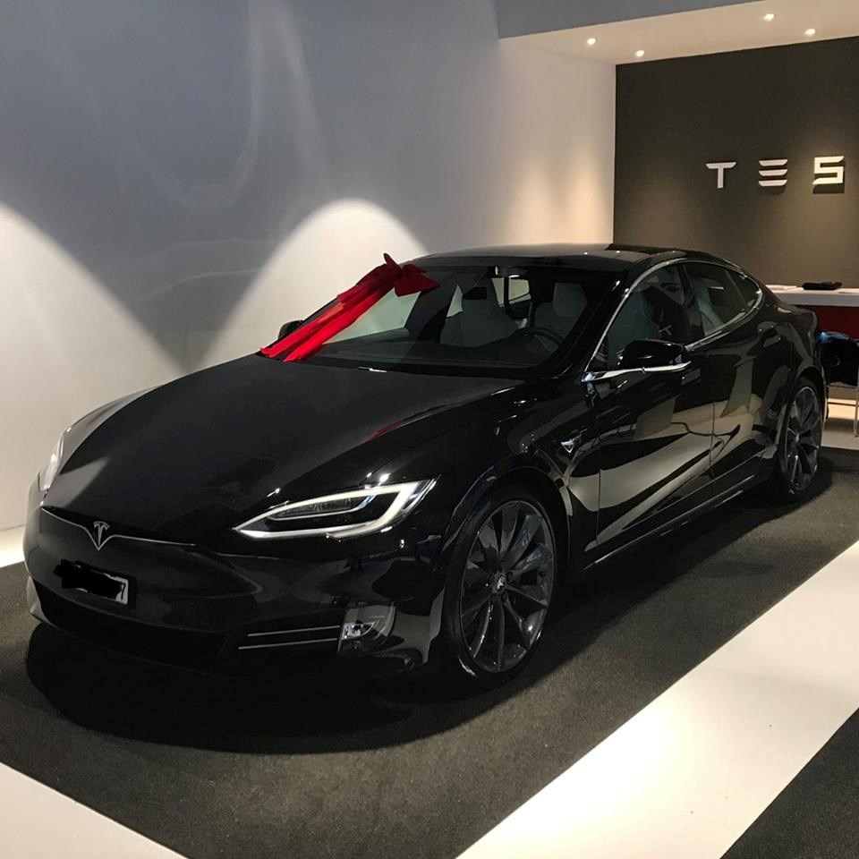 TESLA Model S 90 D-image-0