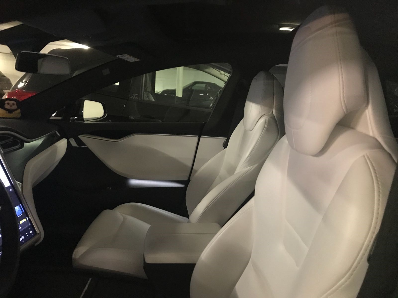 TESLA Model S 90 D-image-6