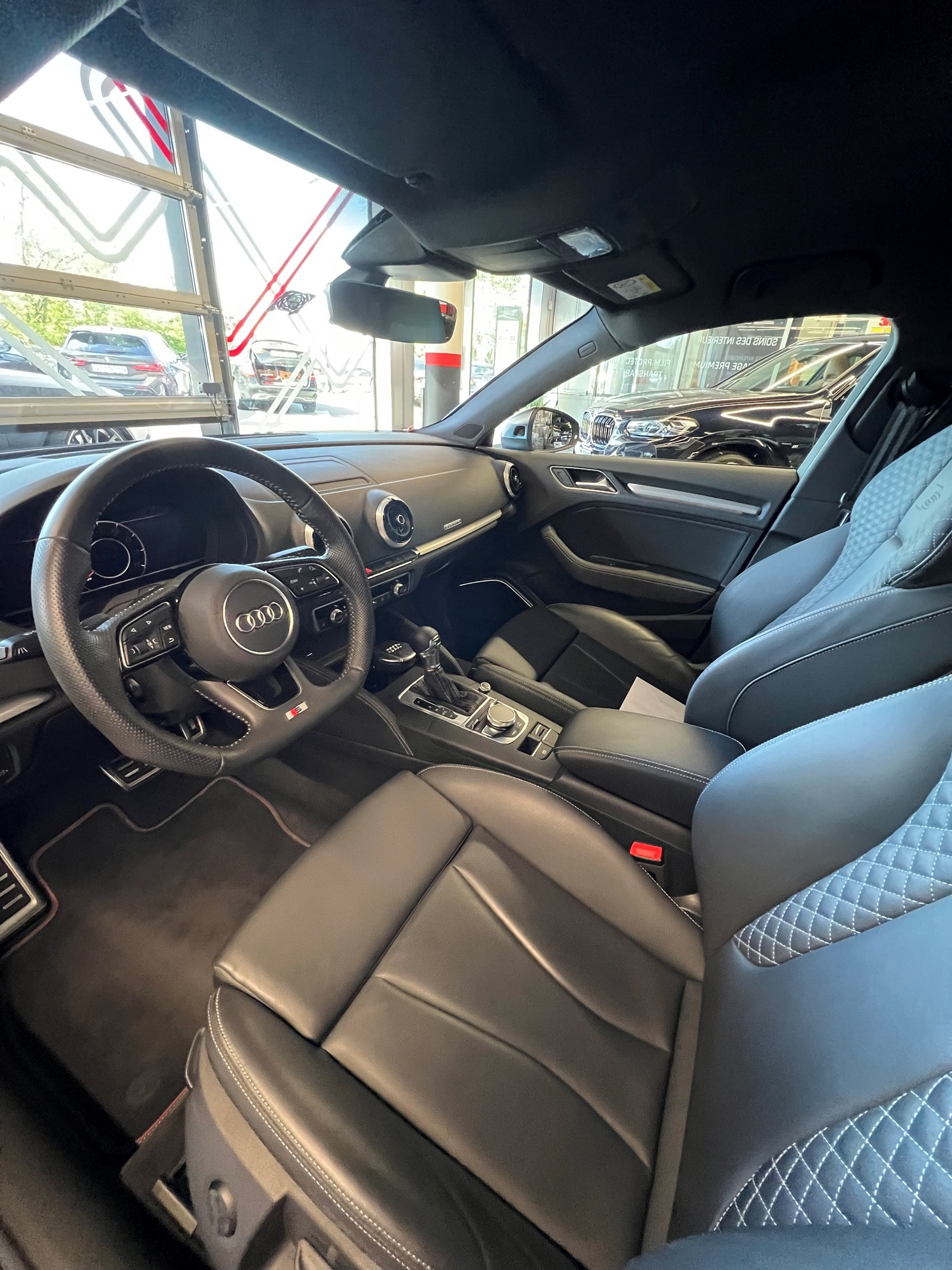 AUDI S3 Sportback 2.0 TFSI quattro S-tronic-image-4