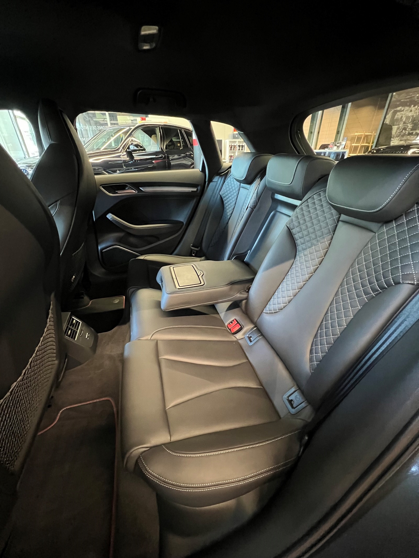 AUDI S3 Sportback 2.0 TFSI quattro S-tronic-image-7