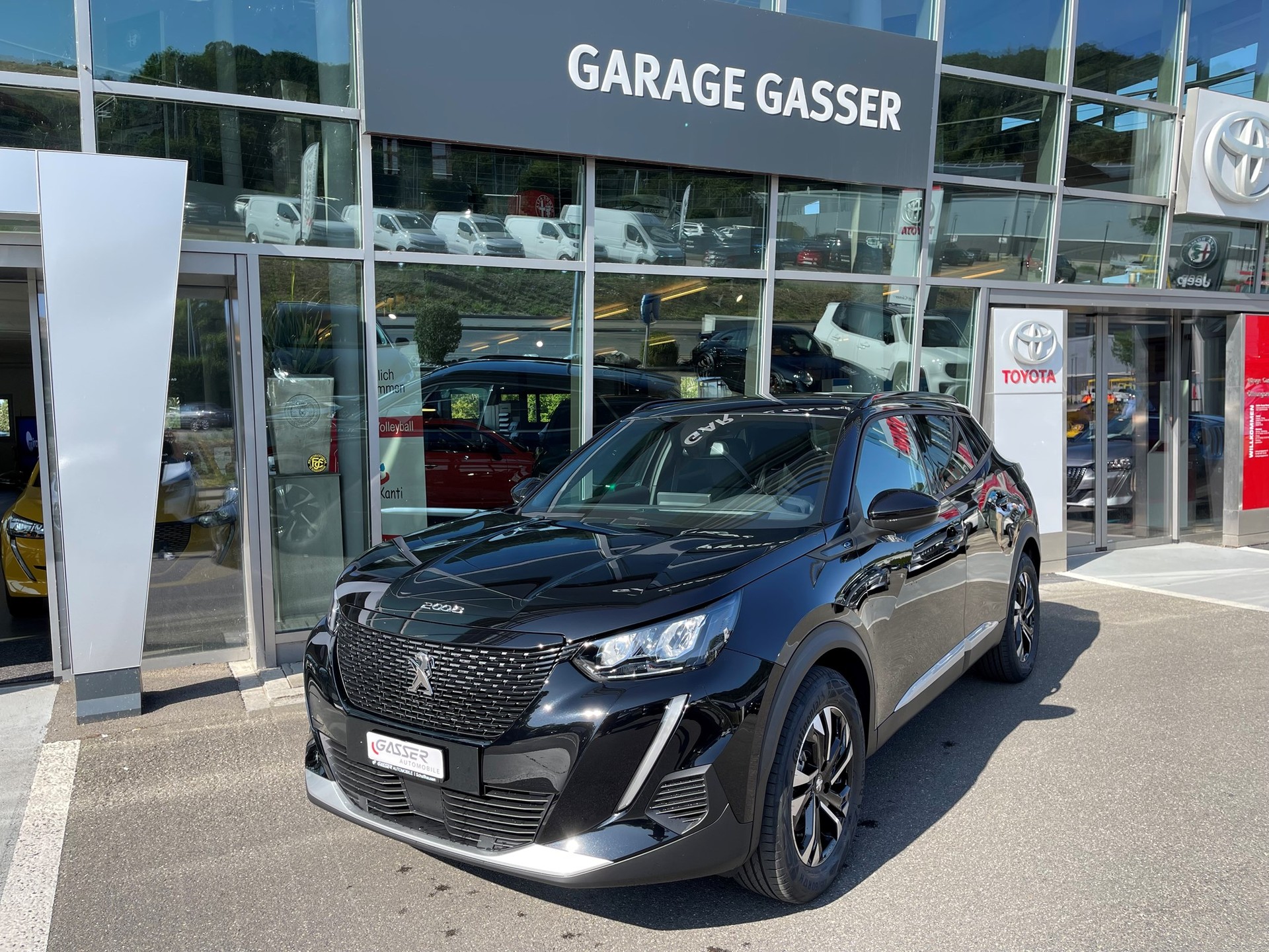 PEUGEOT 2008 e Allure Pack-image-0