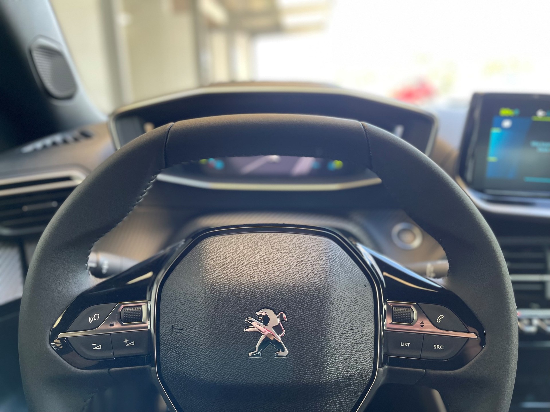 PEUGEOT 2008 e Allure Pack-image-8