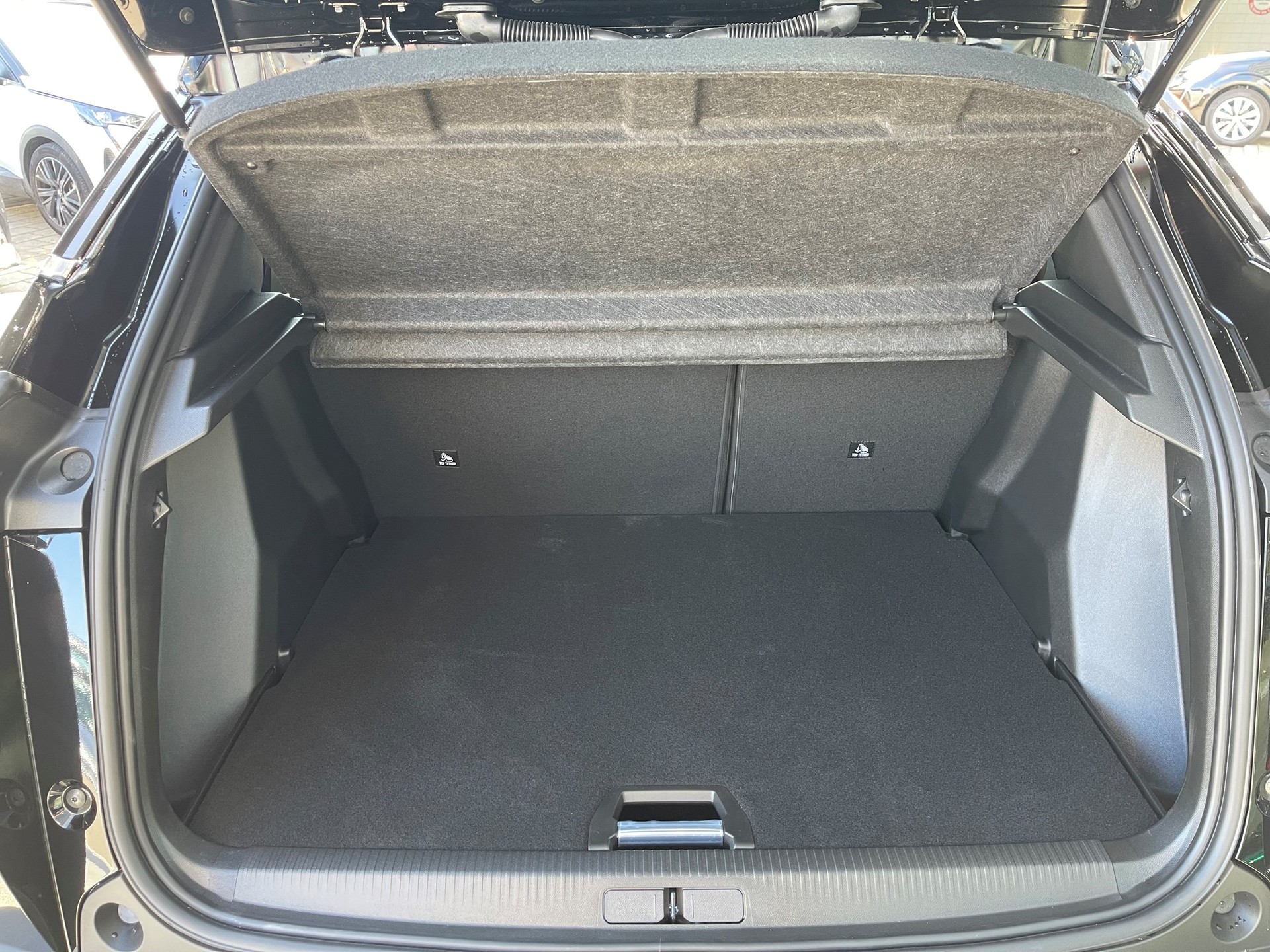 PEUGEOT 2008 e Allure Pack-image-11