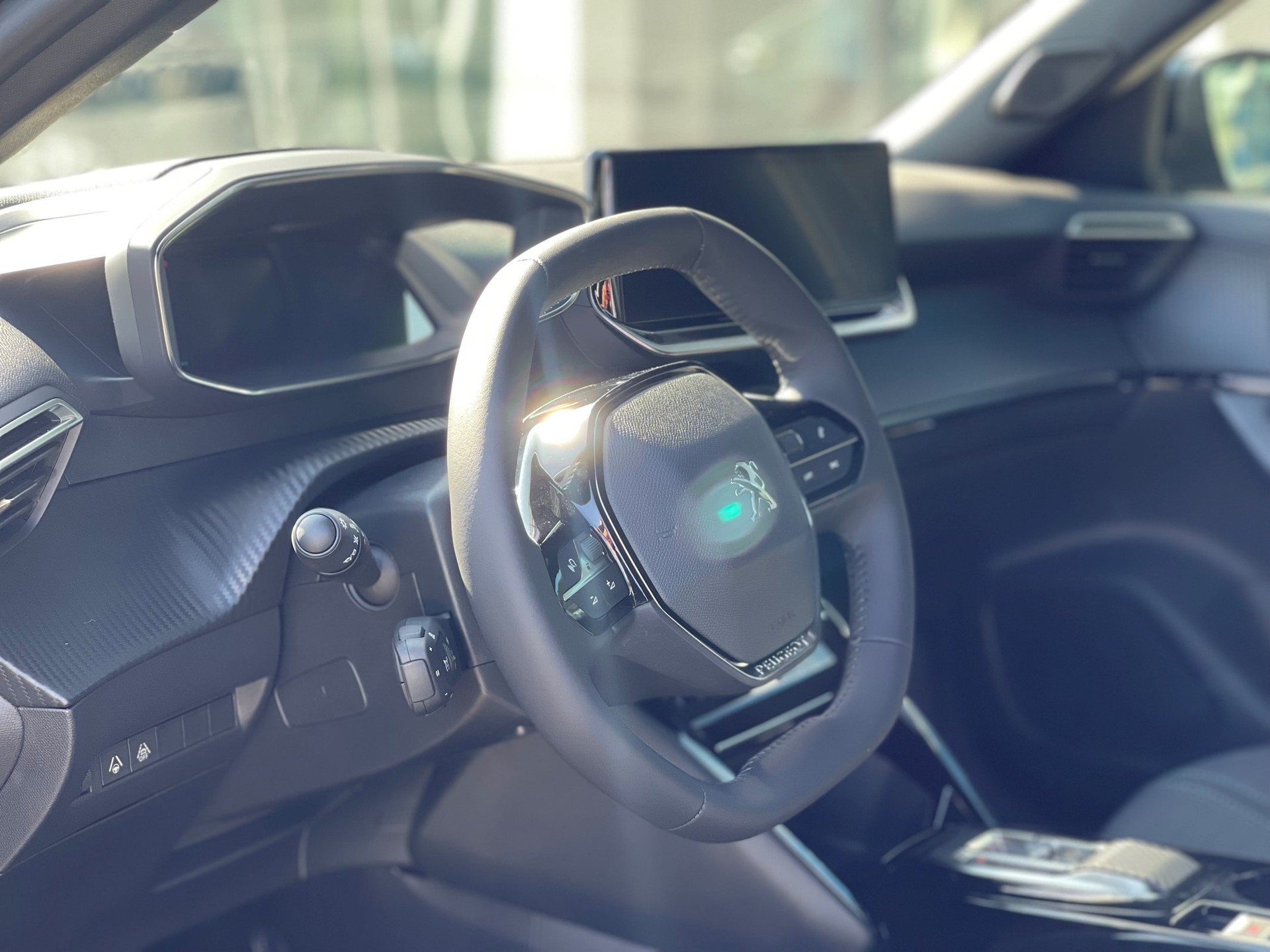 PEUGEOT 2008 e Allure Pack-image-5