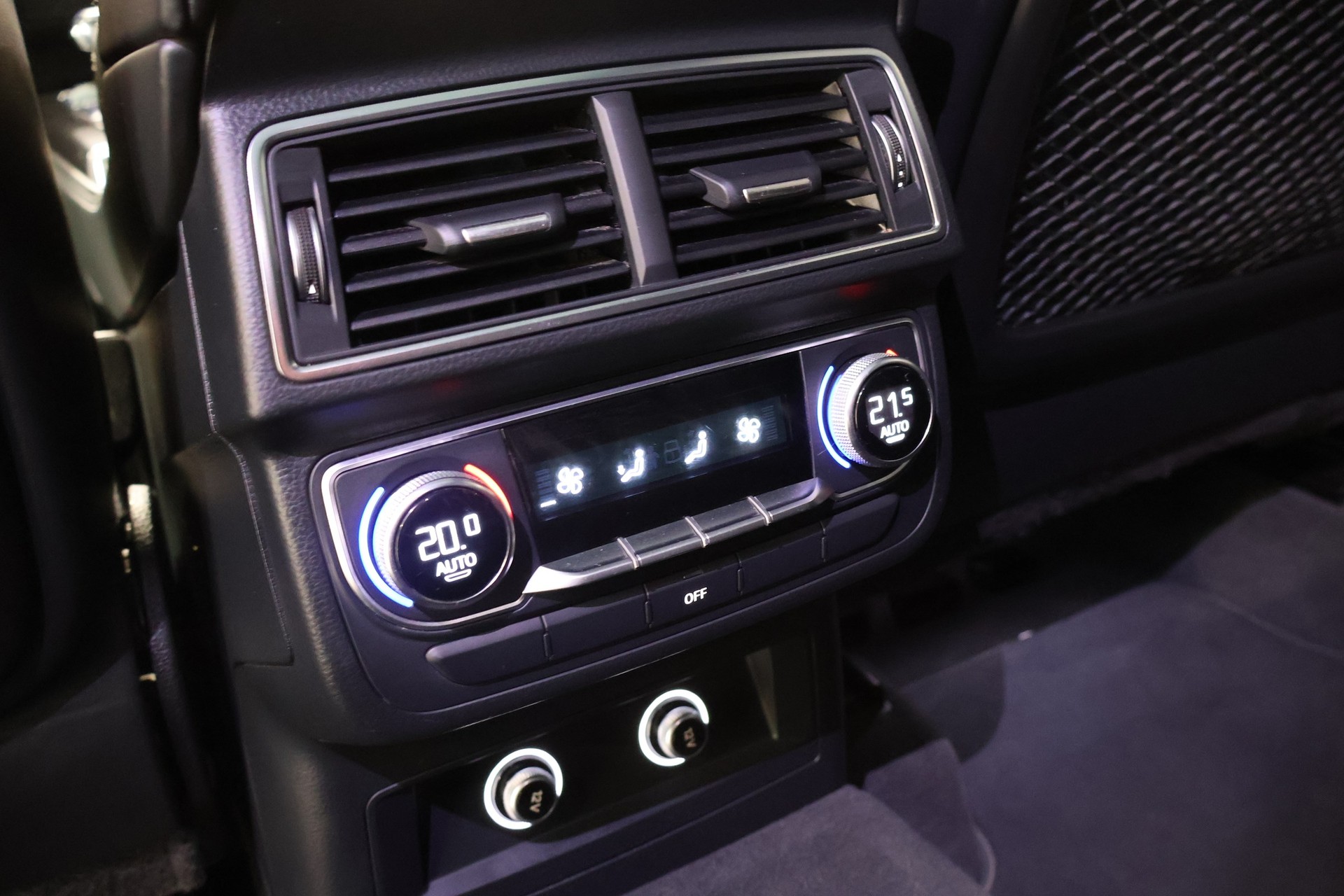 AUDI SQ7 4.0 TDI quattro tiptronic-image-11