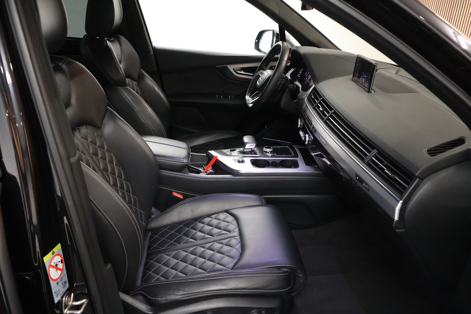 AUDI SQ7 4.0 TDI quattro tiptronic-image-15