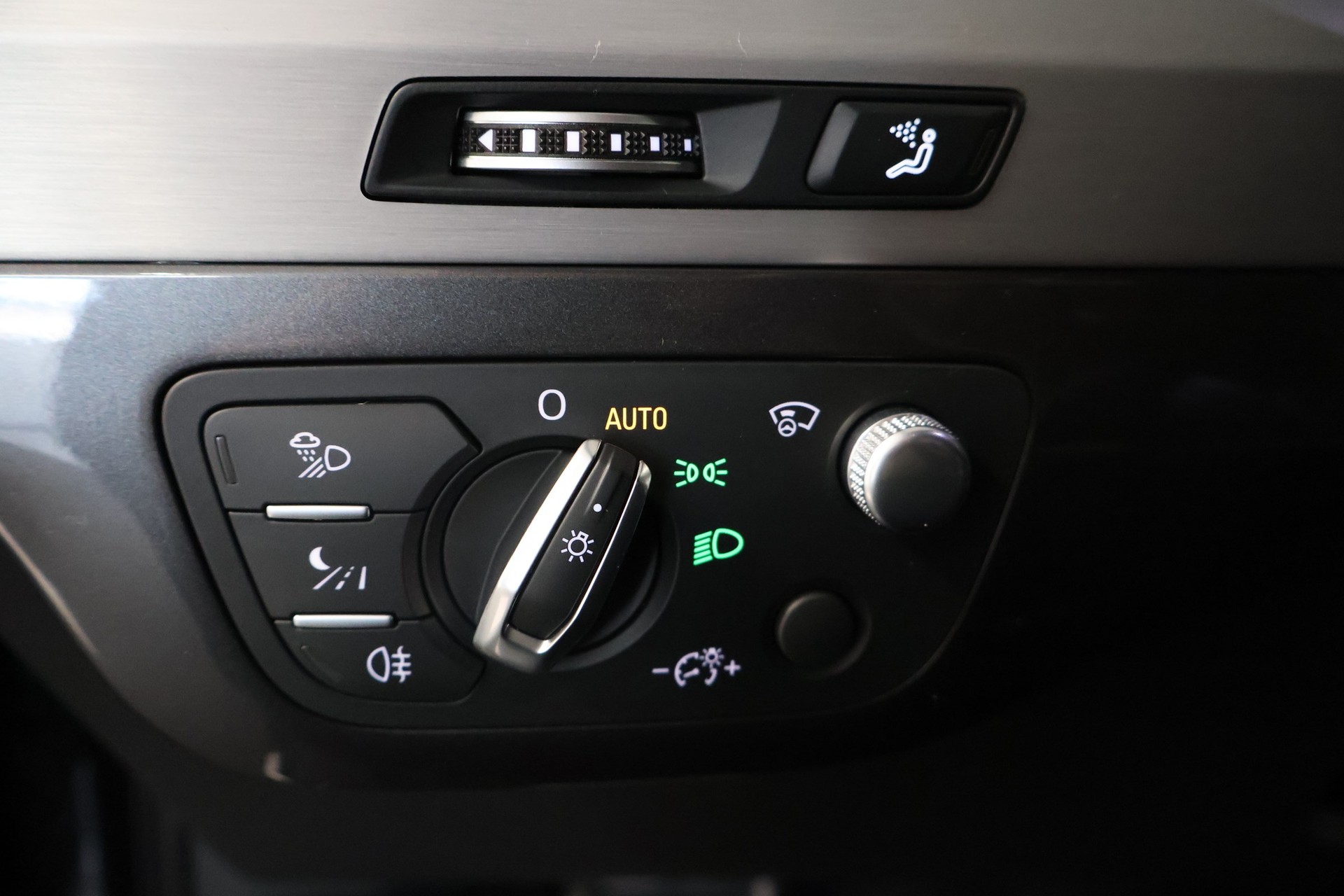 AUDI SQ7 4.0 TDI quattro tiptronic-image-24