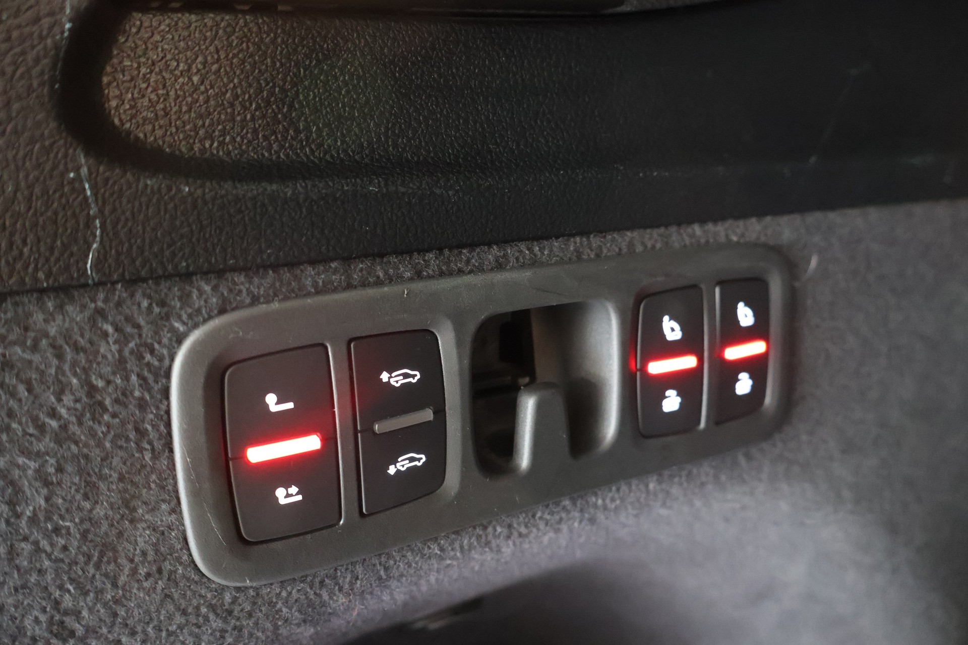 AUDI SQ7 4.0 TDI quattro tiptronic-image-27
