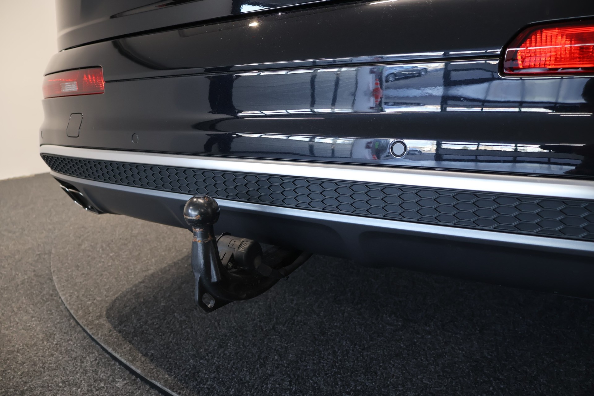 AUDI SQ7 4.0 TDI quattro tiptronic-image-28