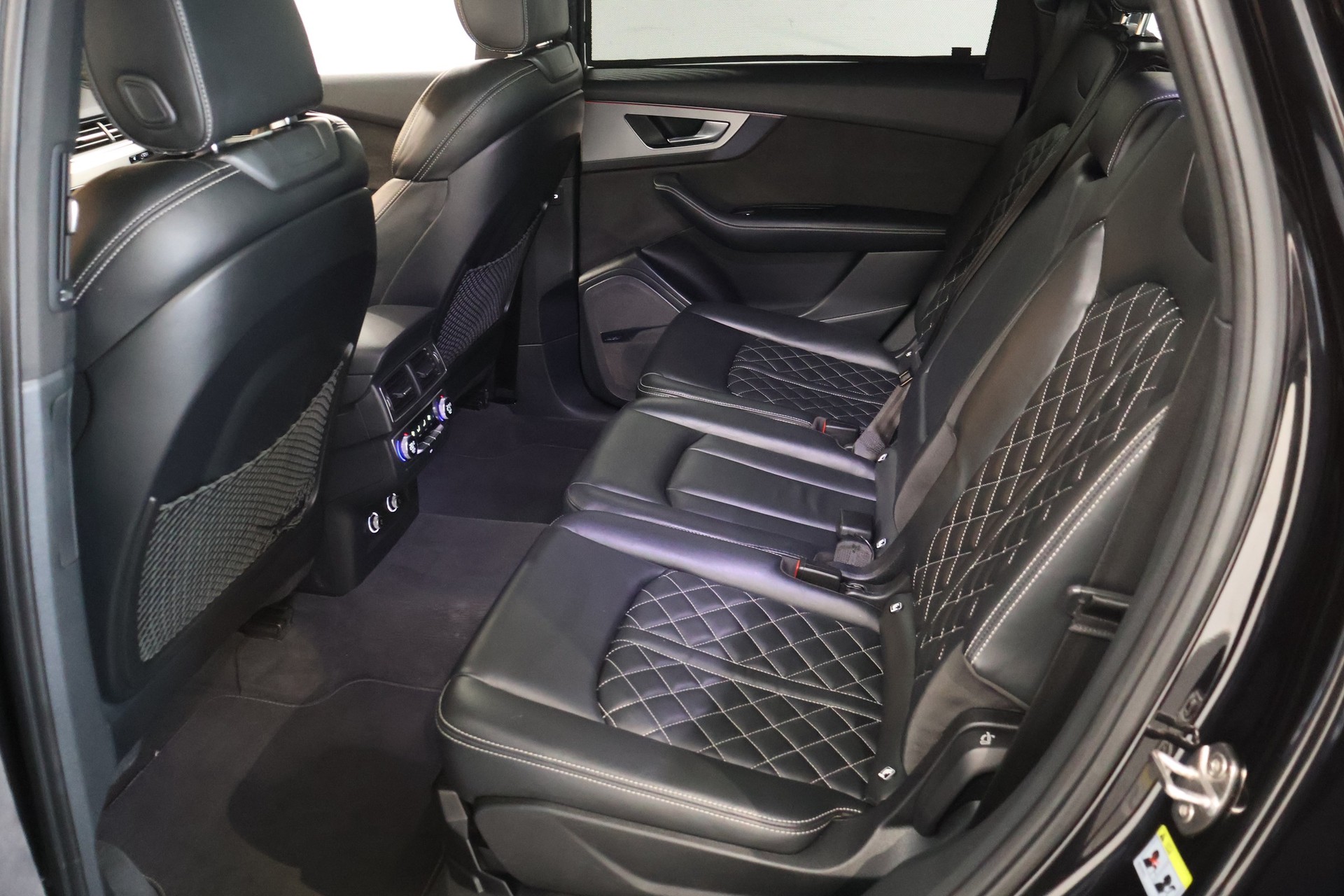 AUDI SQ7 4.0 TDI quattro tiptronic-image-10