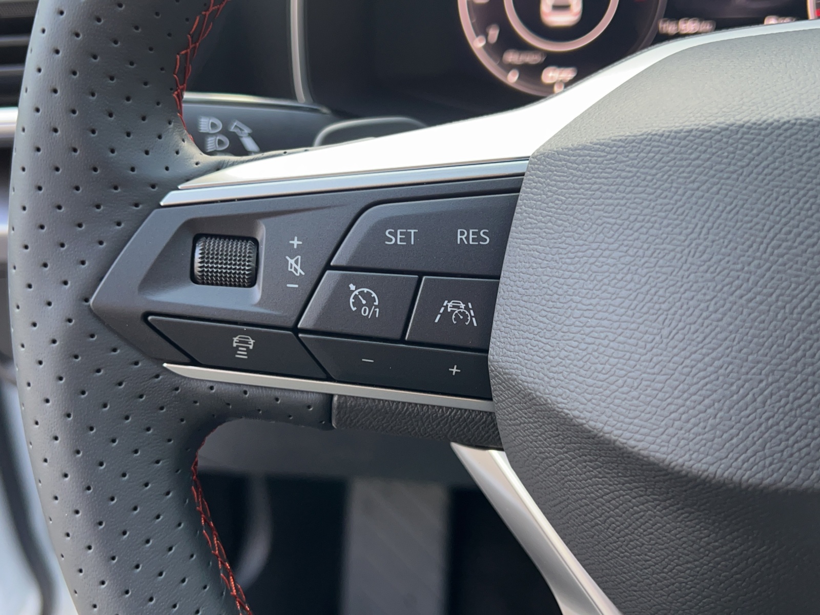 SEAT Leon 1.5 eTSI 150 Move FR DSG-image-8