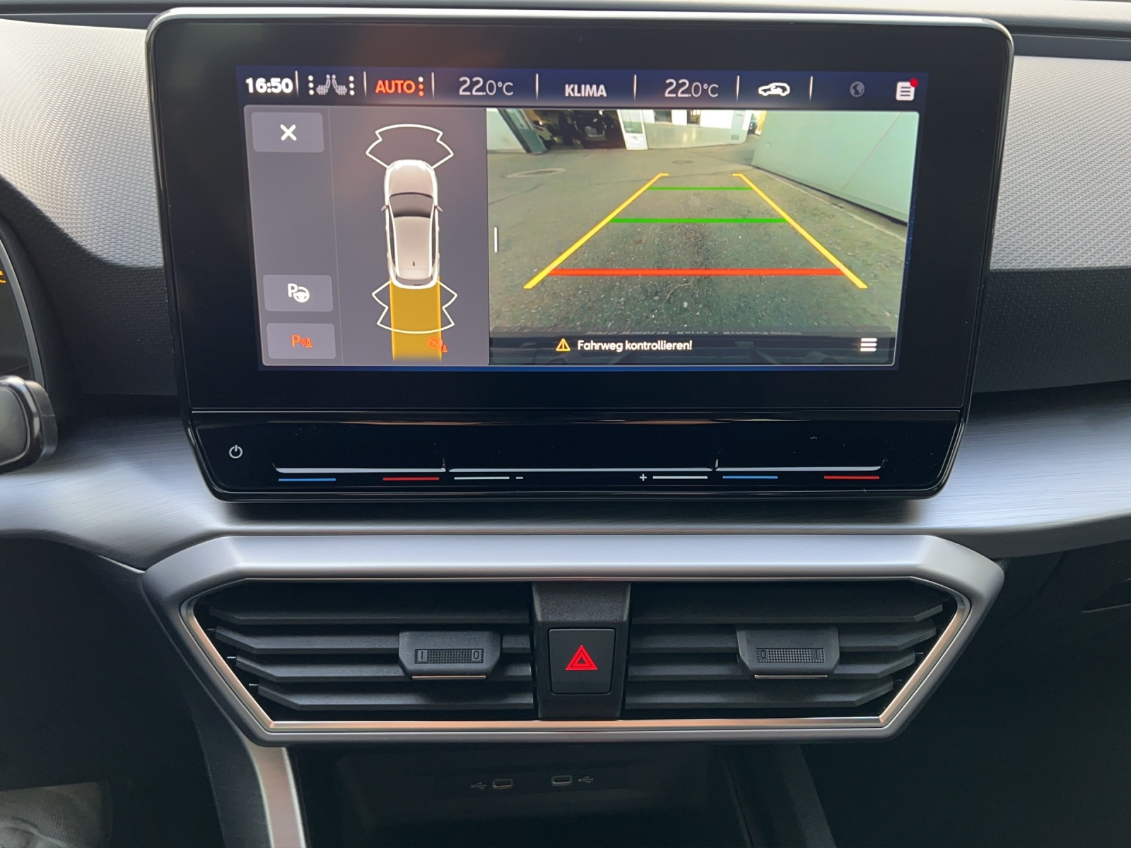 SEAT Leon 1.5 eTSI 150 Move FR DSG-image-11