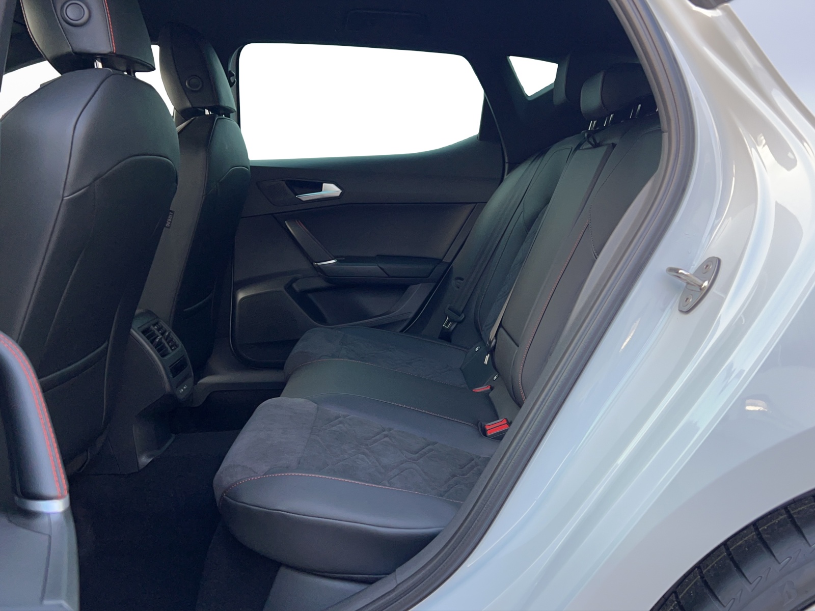 SEAT Leon 1.5 eTSI 150 Move FR DSG-image-5