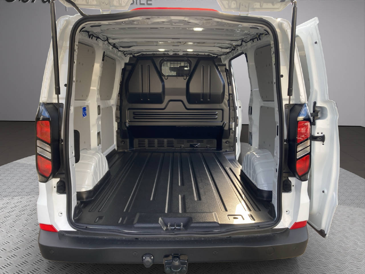 FORD E-Transit Custom Van 320 L1 Trend-image-5