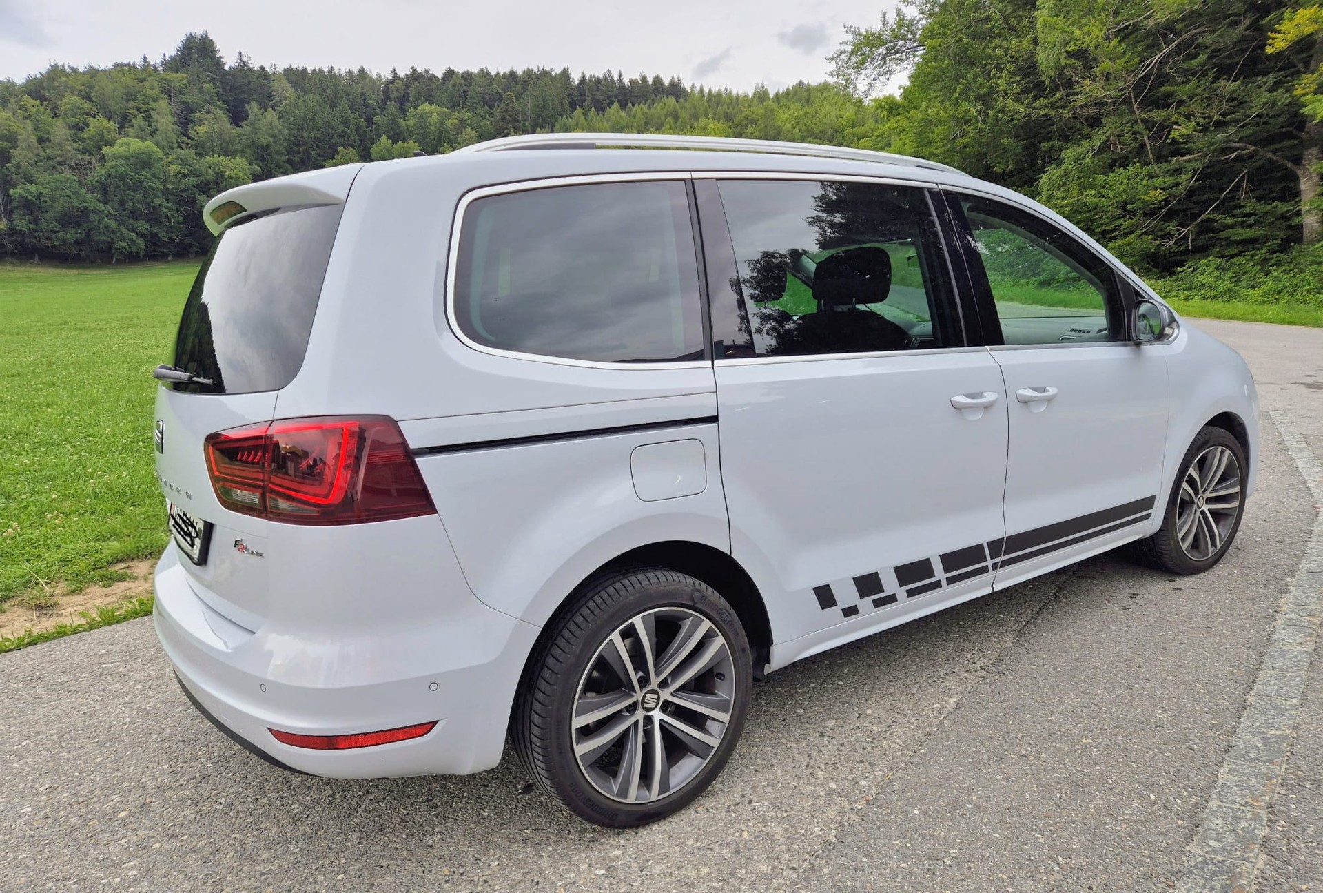 SEAT Alhambra 2.0 TDI Hola FR DSG-image-1