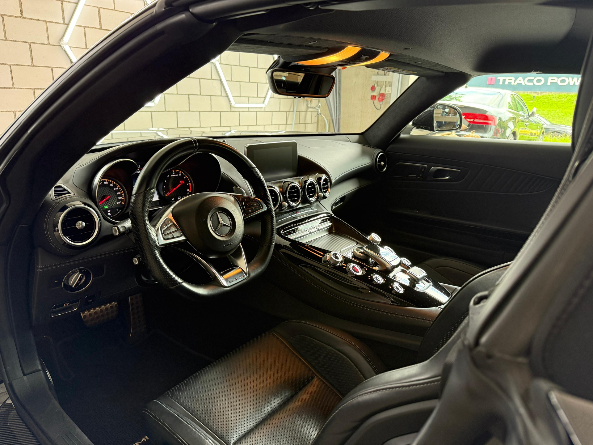 MERCEDES-BENZ AMG GT Roadster Speedshift DCT-image-6