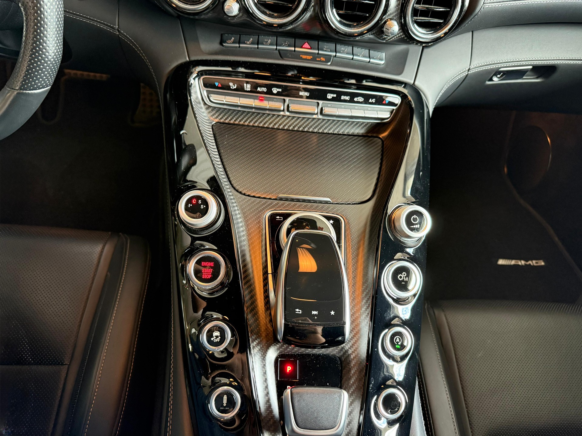 MERCEDES-BENZ AMG GT Roadster Speedshift DCT-image-10