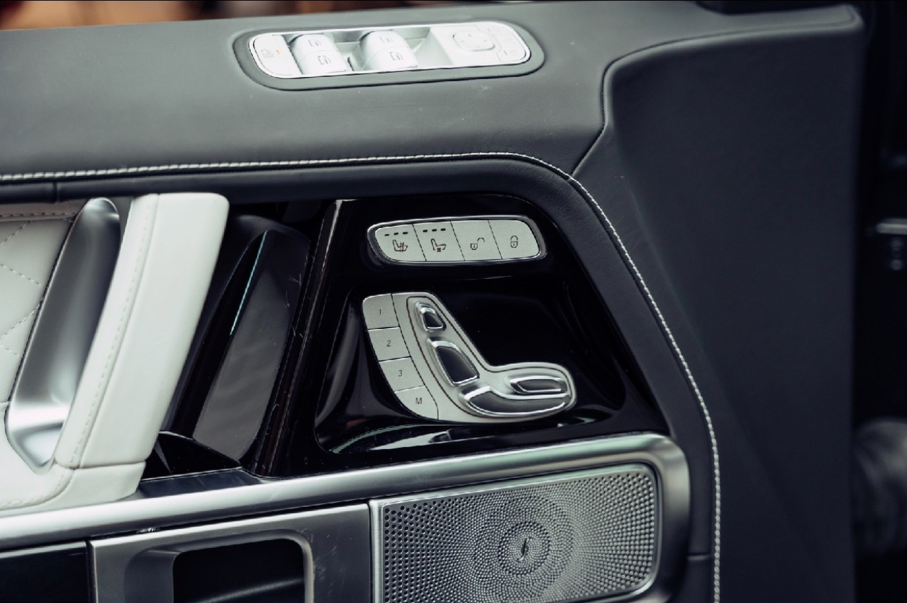 MERCEDES-BENZ G700 Brabus-image-12