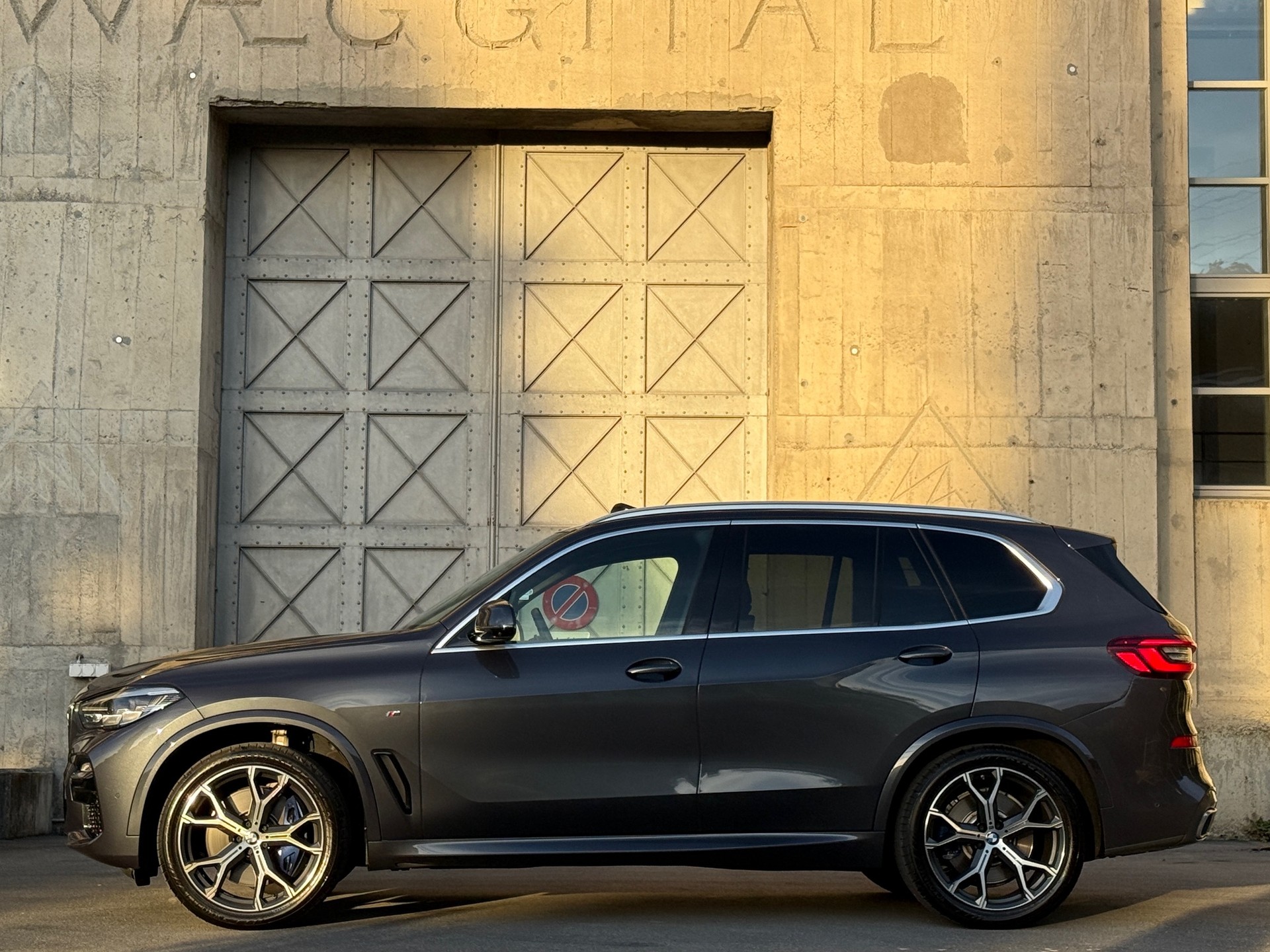 BMW X5 xDrive 40i Steptronic-image-1
