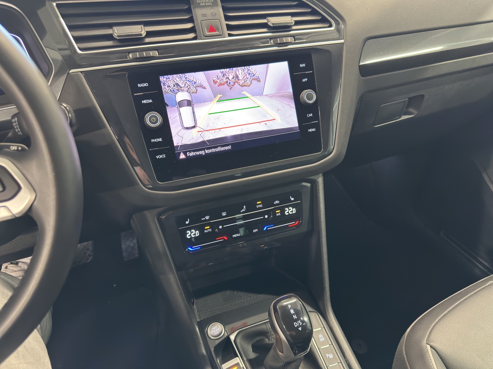 VW Tiguan 2.0 TDI SCR Elegance 4Motion DSG-image-10