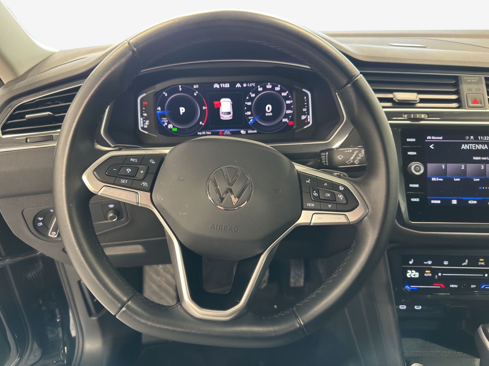 VW Tiguan 2.0 TDI SCR Elegance 4Motion DSG-image-9