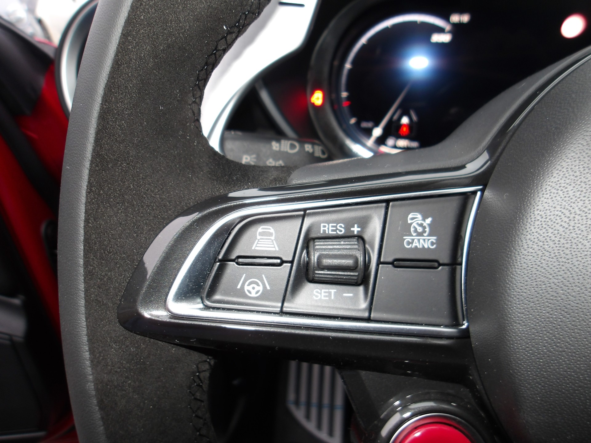 ALFA ROMEO Giulia 2.9 V6 Quadrifoglio-image-13