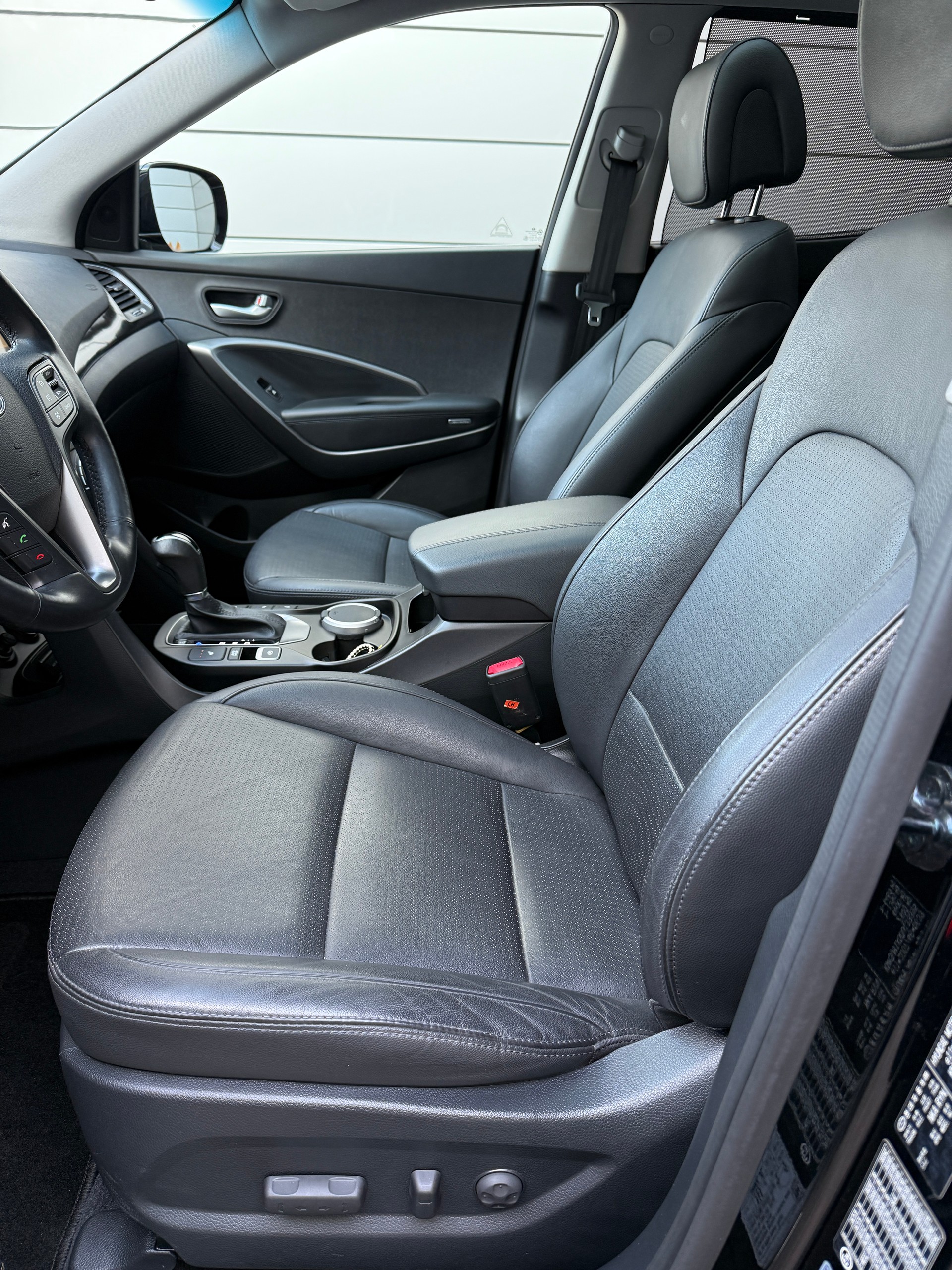 HYUNDAI Santa Fe 2.2 CRDI Premium 4WD Automatic-image-7