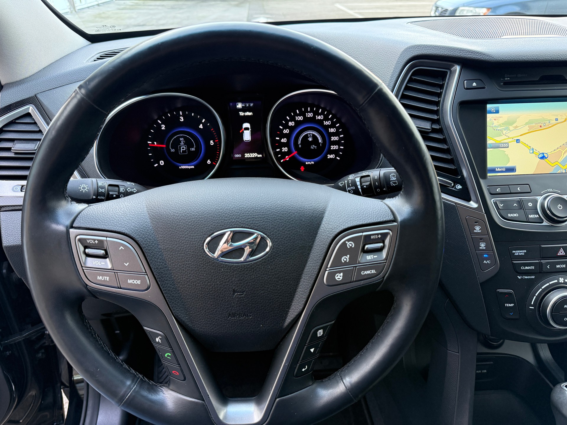 HYUNDAI Santa Fe 2.2 CRDI Premium 4WD Automatic-image-13