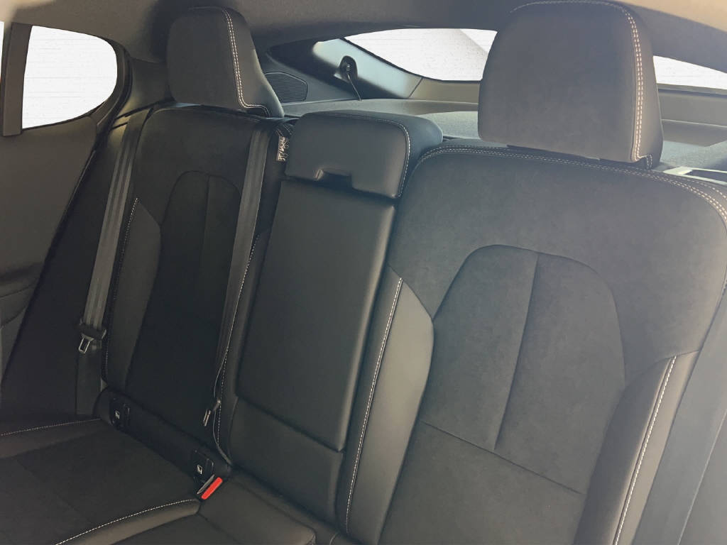 VOLVO C40 P8 Twin Recharge Ultimate AWD-image-8
