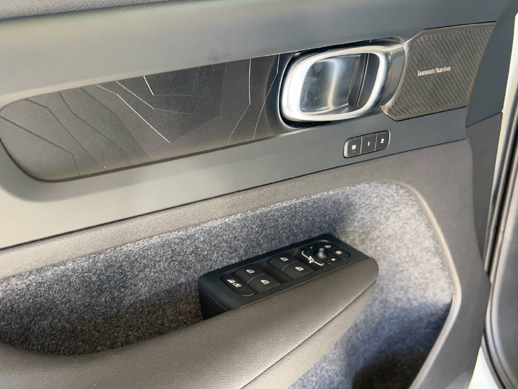 VOLVO C40 P8 Twin Recharge Ultimate AWD-image-12