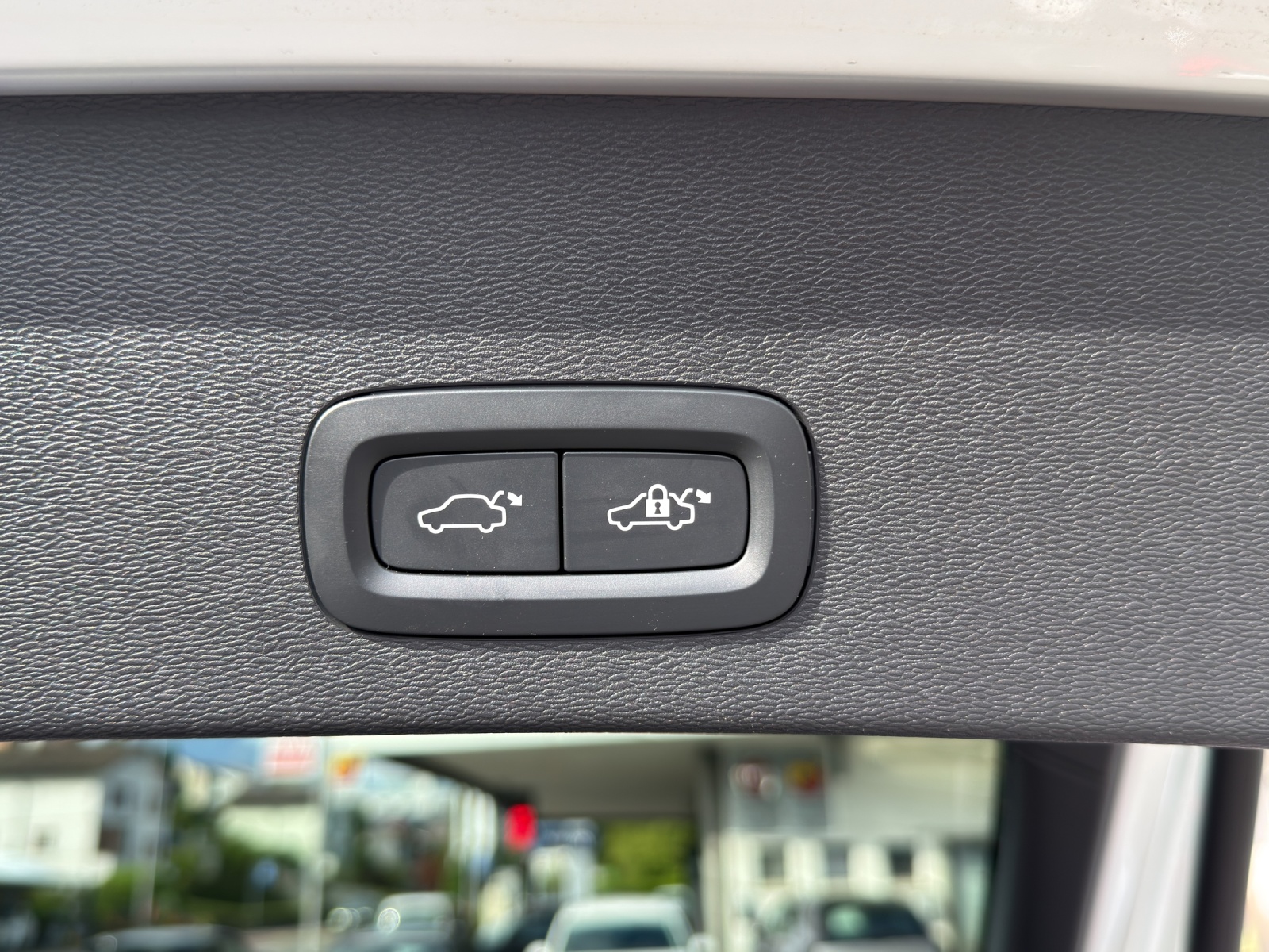 VOLVO C40 P8 Twin Recharge Ultimate AWD-image-14