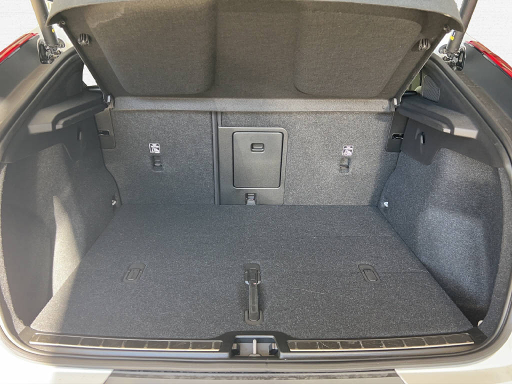 VOLVO C40 P8 Twin Recharge Ultimate AWD-image-10
