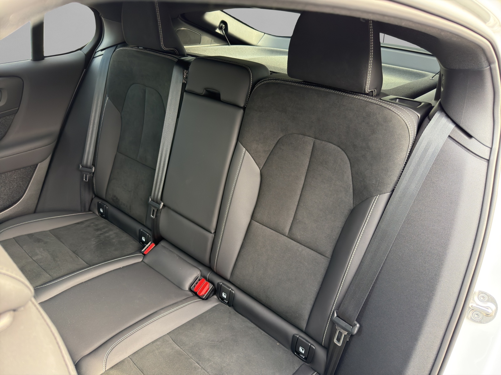 VOLVO C40 P8 Twin Recharge Ultimate AWD-image-7