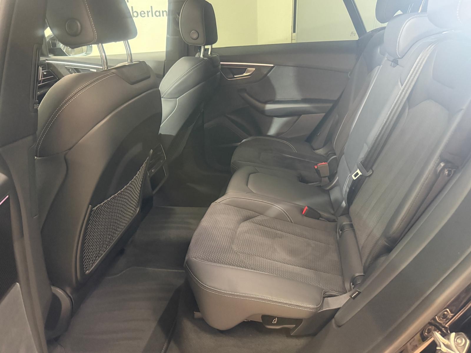 AUDI Q8 55 TFSI quattro tiptronic-image-10