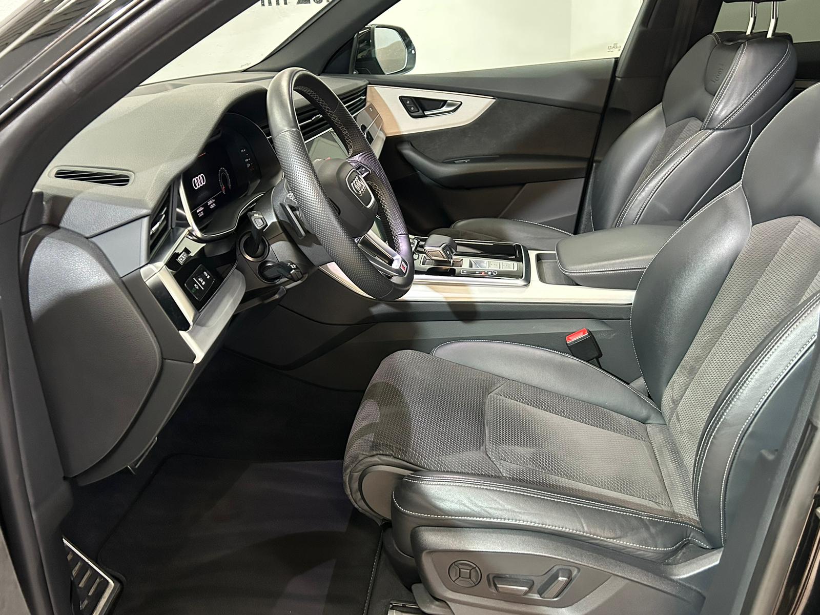 AUDI Q8 55 TFSI quattro tiptronic-image-16