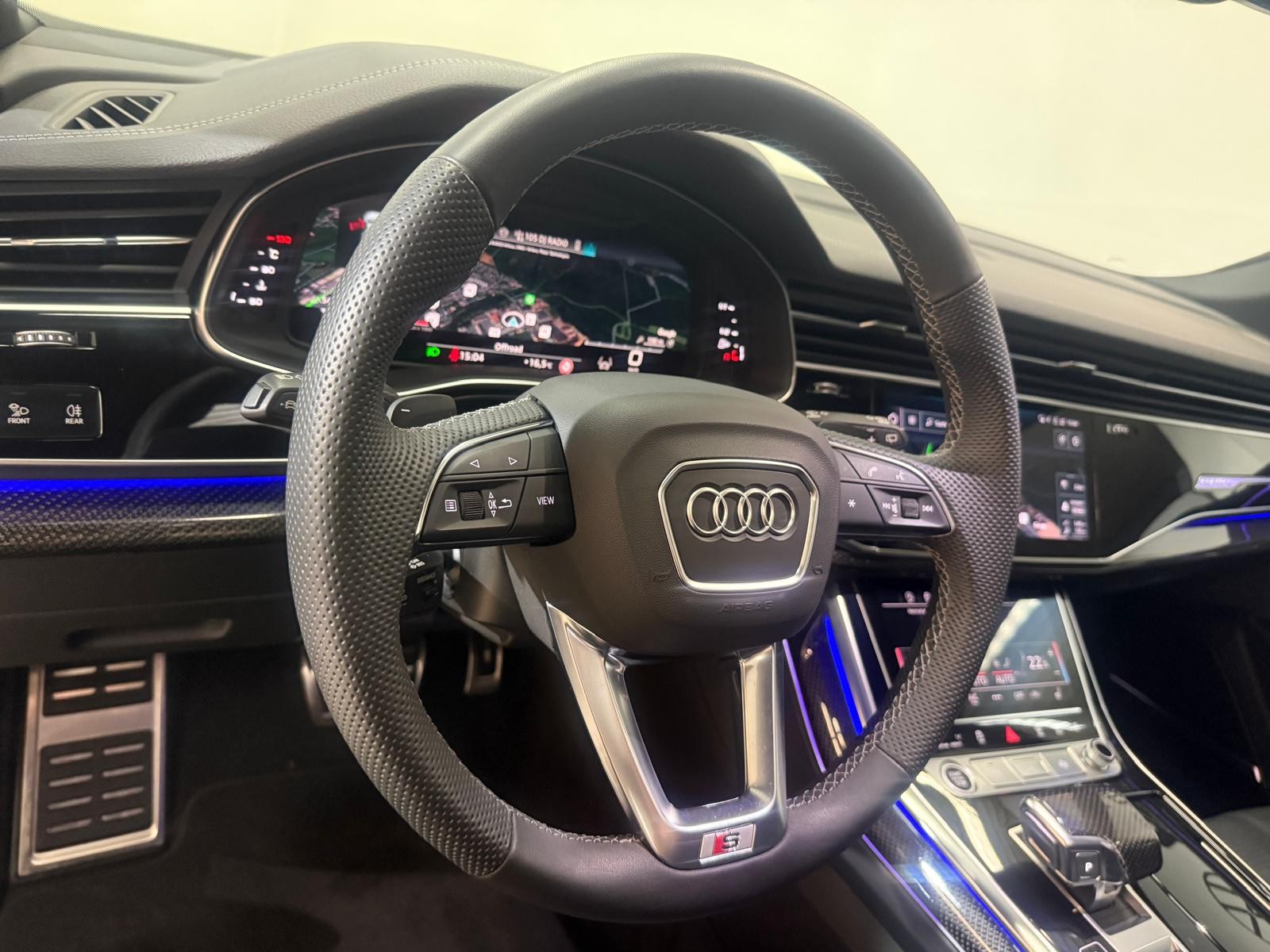 AUDI Q8 55 TFSI quattro tiptronic-image-8