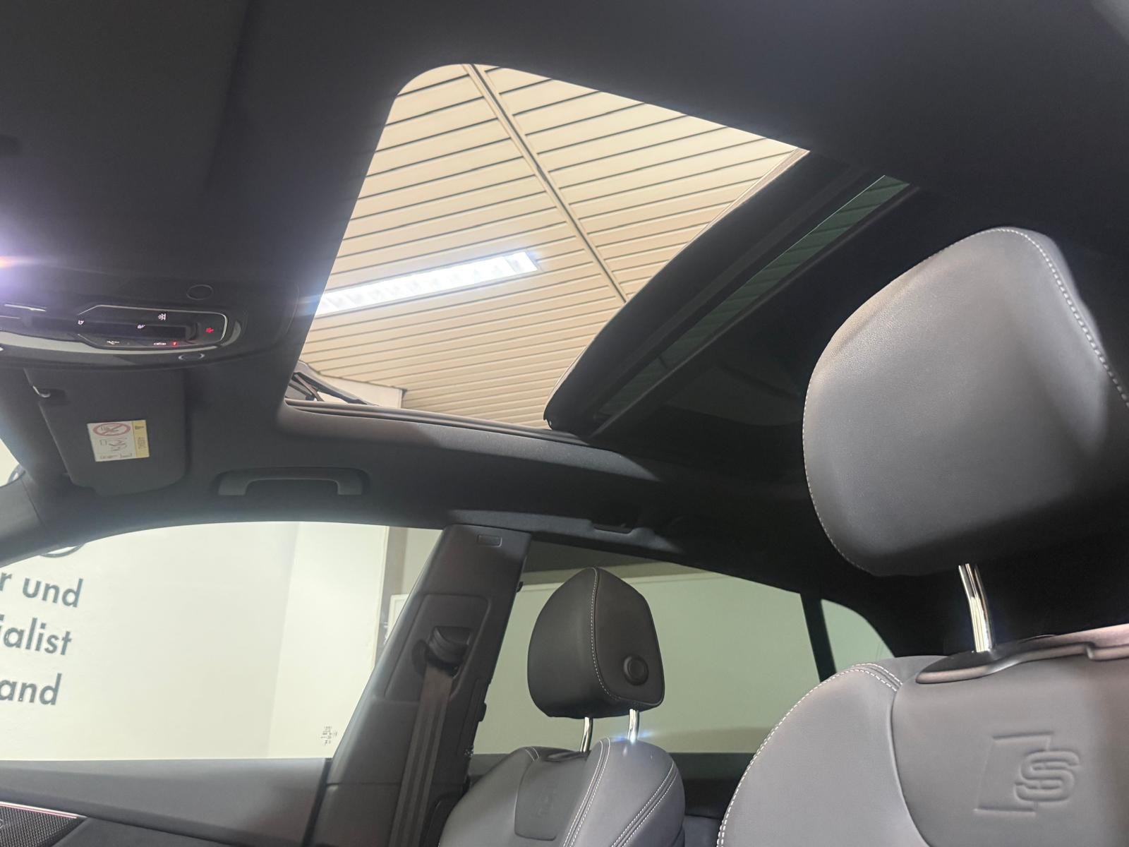 AUDI Q8 55 TFSI quattro tiptronic-image-11