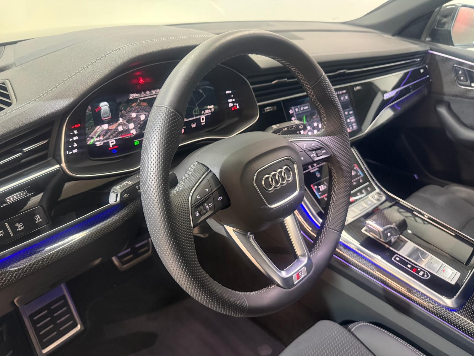 AUDI Q8 55 TFSI quattro tiptronic-image-7