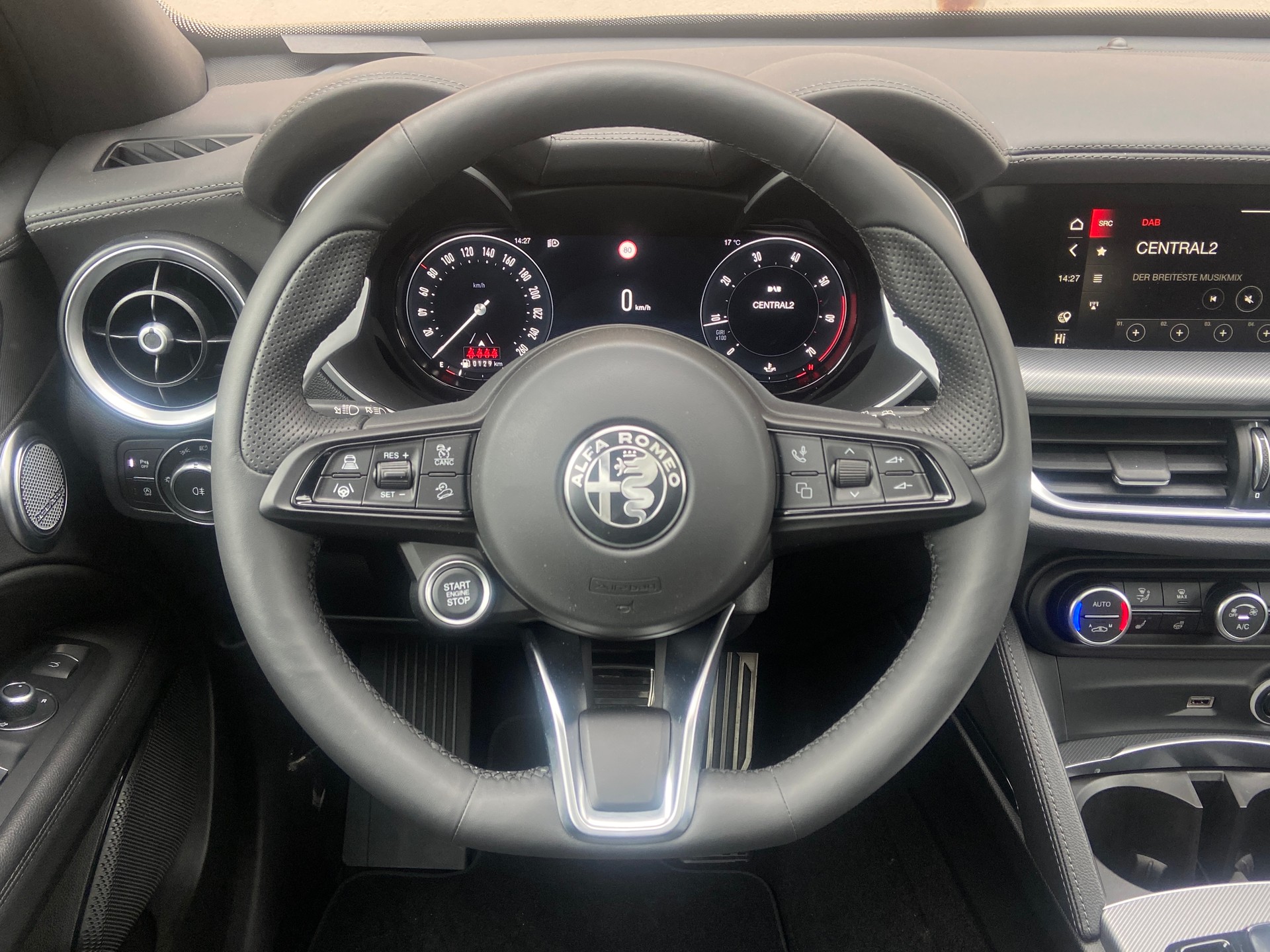 ALFA ROMEO Stelvio 2.0 Veloce Pack Premium Sky Q4 AT8-image-8