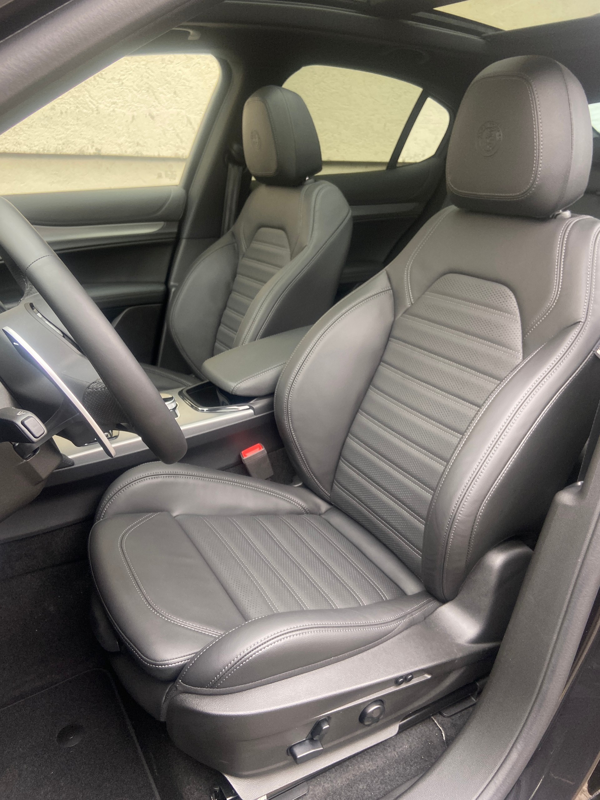 ALFA ROMEO Stelvio 2.0 Veloce Pack Premium Sky Q4 AT8-image-6
