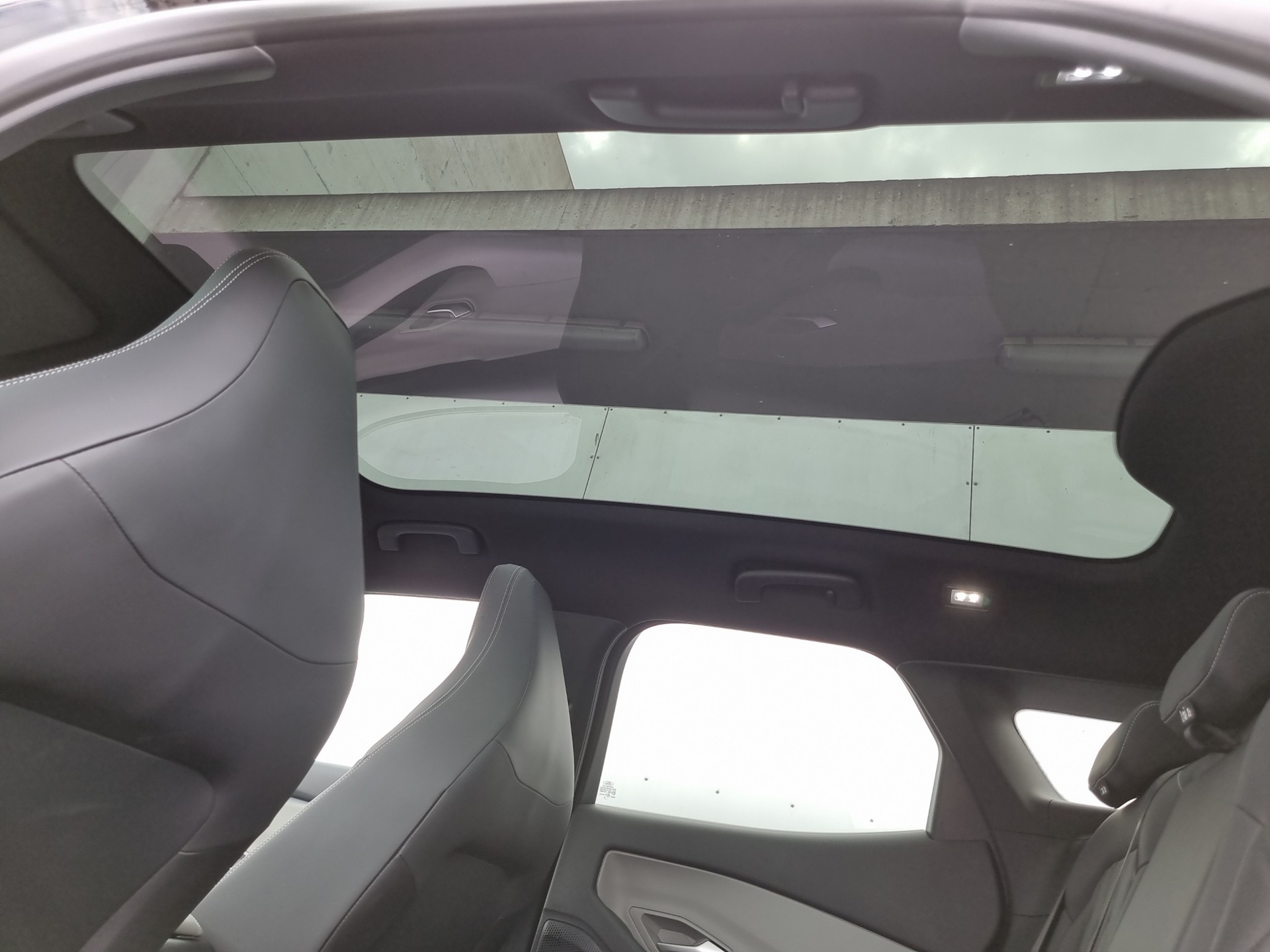 FORD Explorer Extended Range Premium AWD-image-12