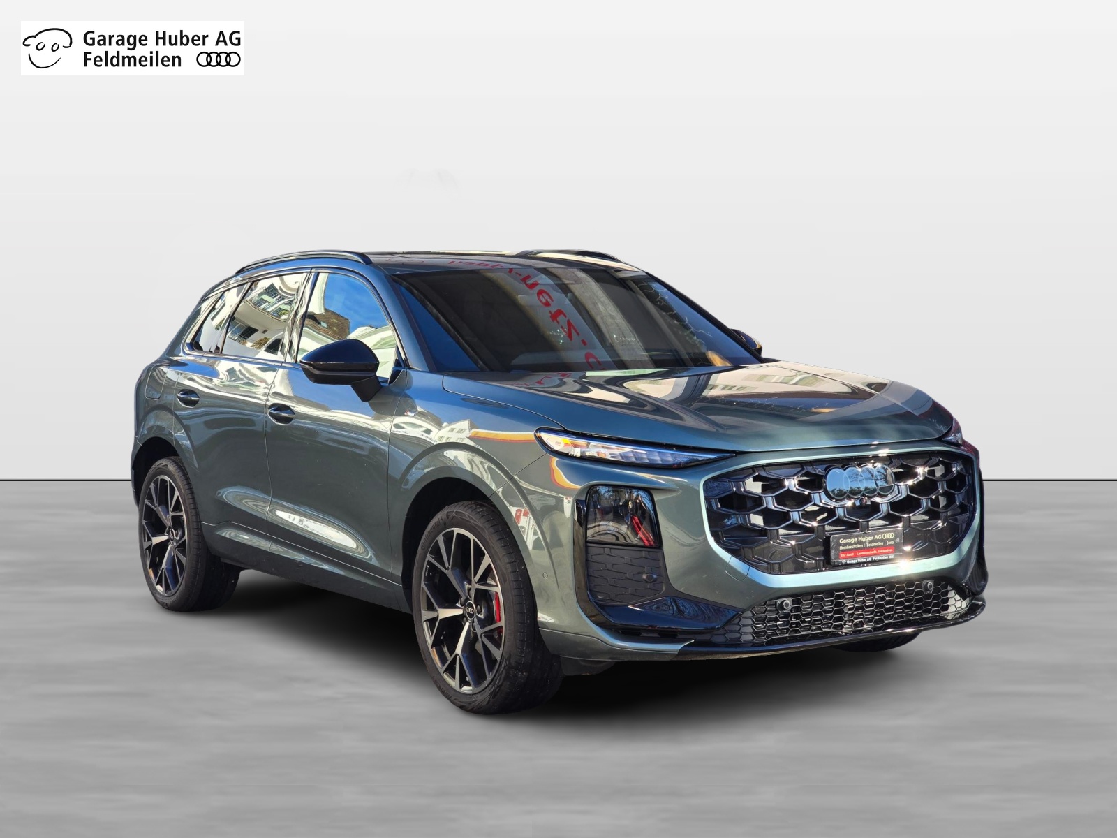 AUDI Q3 SUV TFSI quattro 195 kW S tronic-image-0