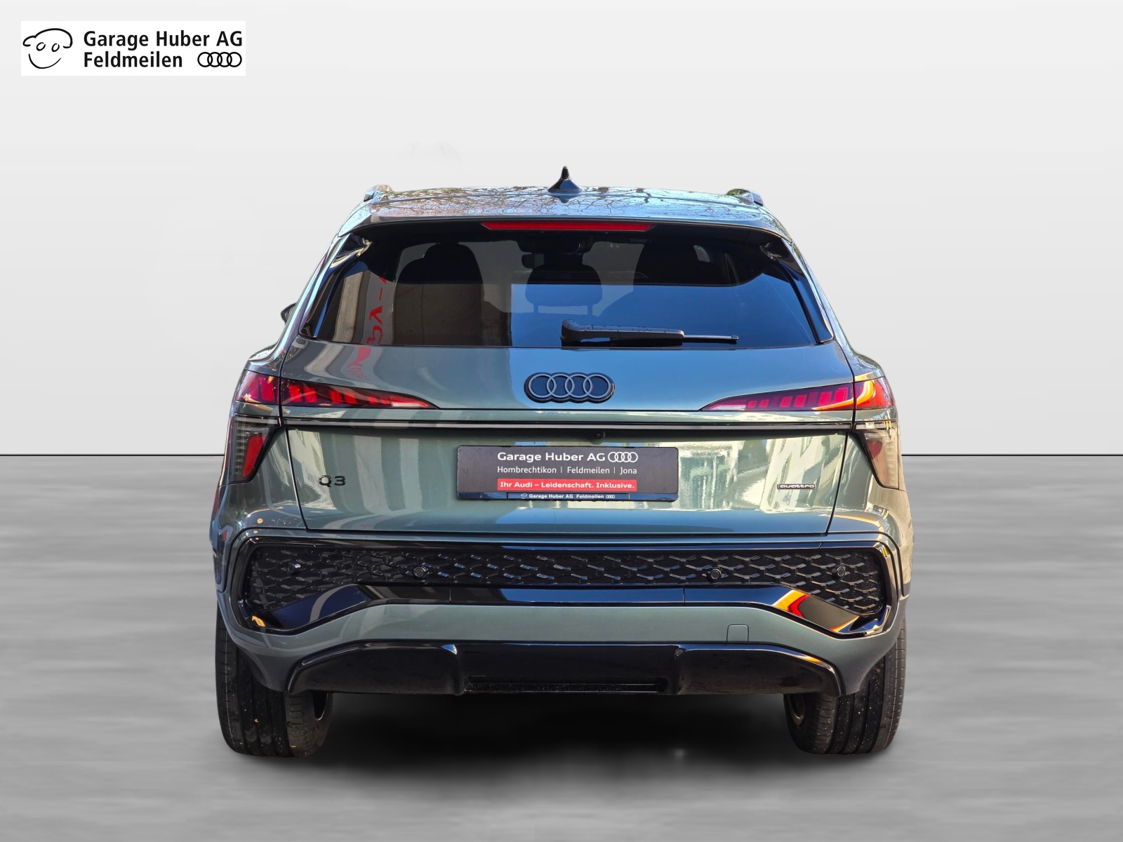 AUDI Q3 SUV TFSI quattro 195 kW S tronic-image-4