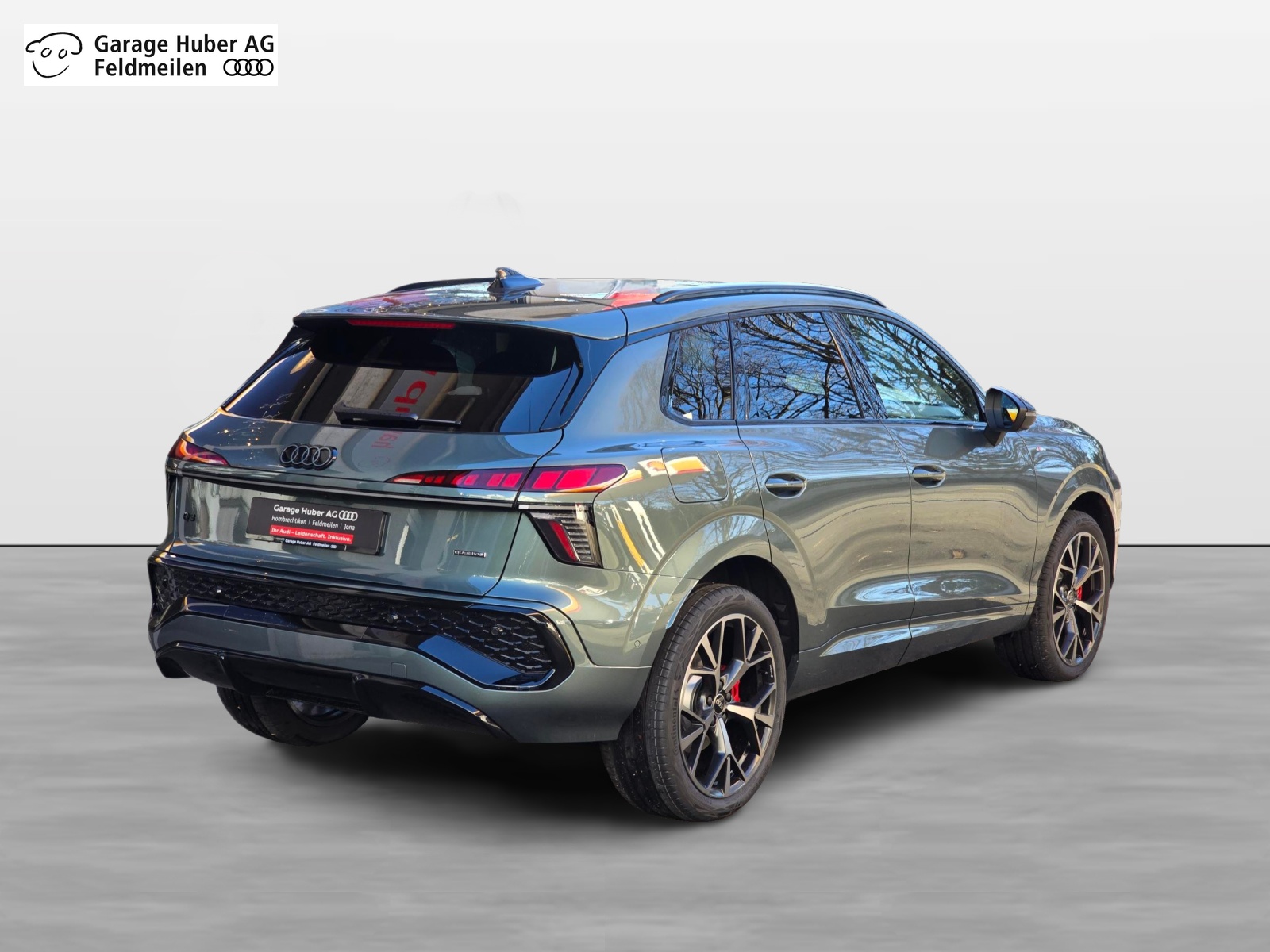 AUDI Q3 SUV TFSI quattro 195 kW S tronic-image-2
