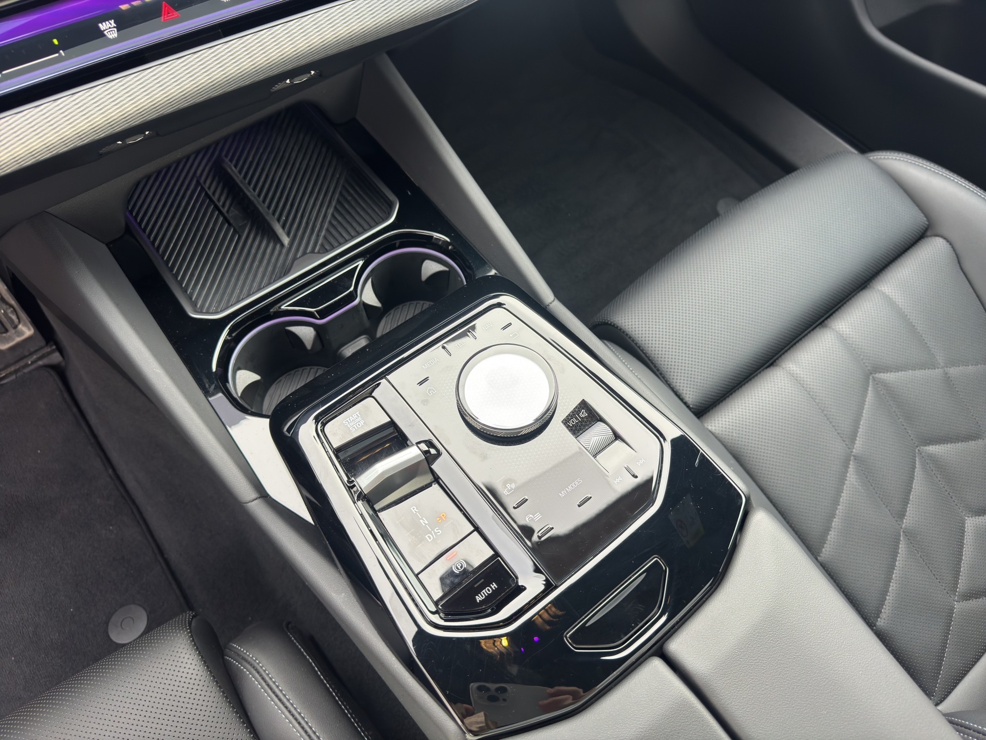 BMW 520d xDrive 48V Touring M Sport Steptronic-image-11